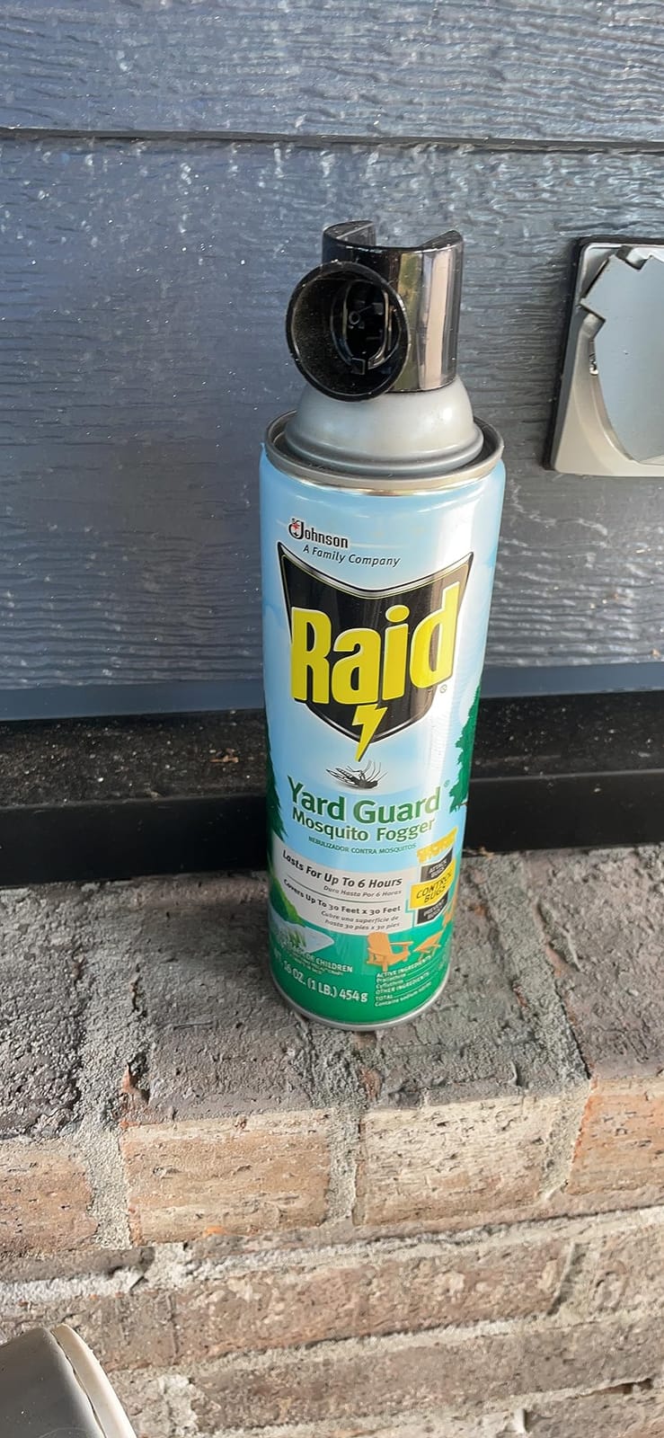 Raid Yard Guard Outdoor Mosquito Fogger Insect Killer, 16 oz, 12 Count customer photo 2