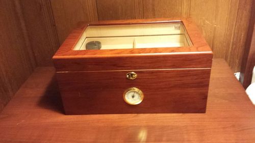 Humidor Supreme Old World Desktop Cigar Humidor - Desktop Cigar Storage with Spanish Cedar Tray & Dividers | Antique Walnut Finish Cigar Box with Humidifier & Glass Hygrometer - Holds 75 - 100 Cigars customer photo 2