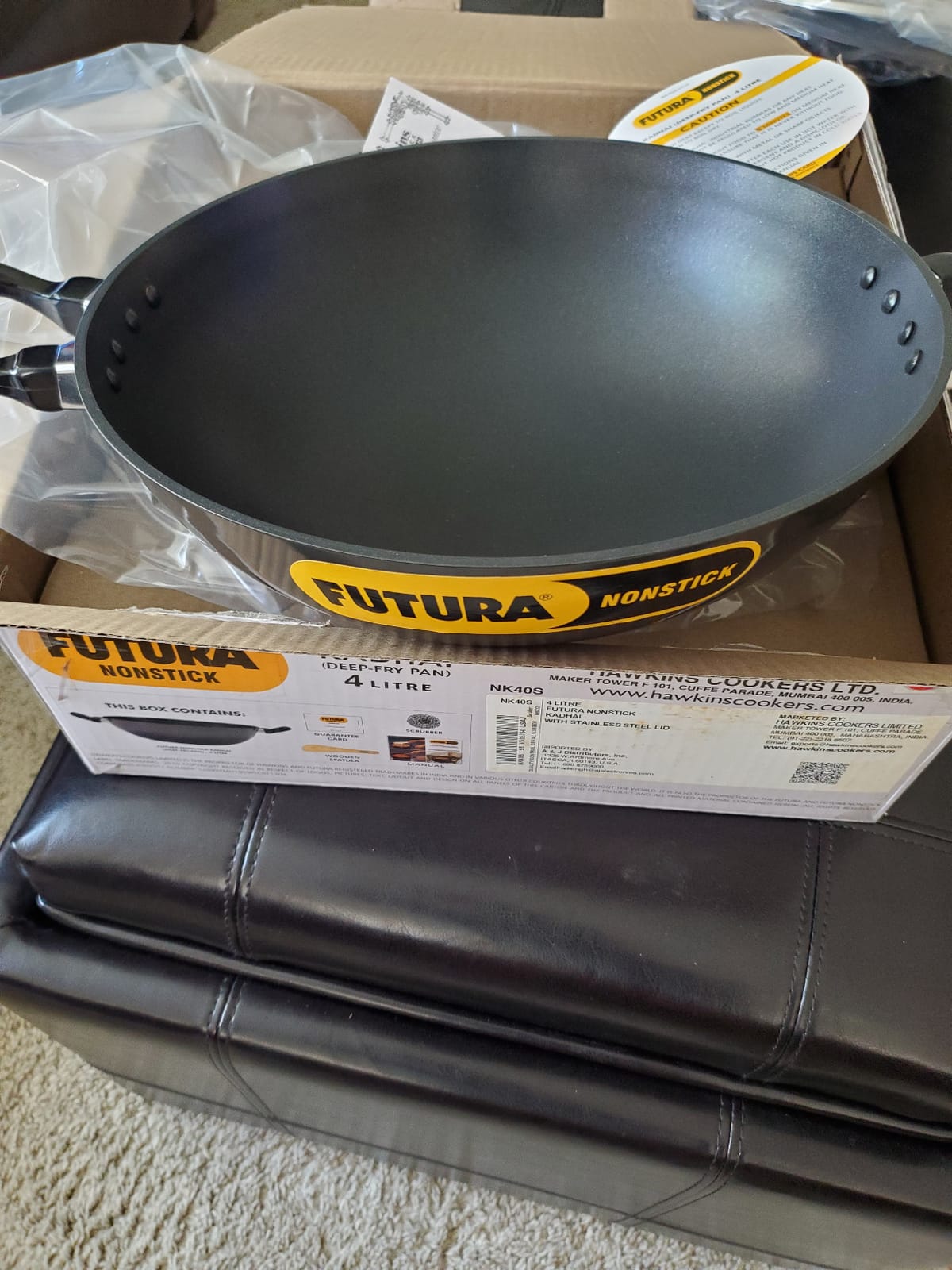 Hawkins Futura Nonstick Kadhai 2.5 L, 26 cm, 3.25 mm with SS lid (Black) customer photo 1