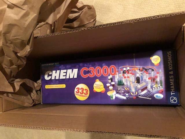 Thames & Kosmos 640132 Chem C3000, Chemistry Set, Includes Components From The Thames and Kosmos C2000 Plus Dozens of Additional Tools and Chemicals, 333 Experiments, 103 Pieces, Experiment Kit, 12+ customer photo 2