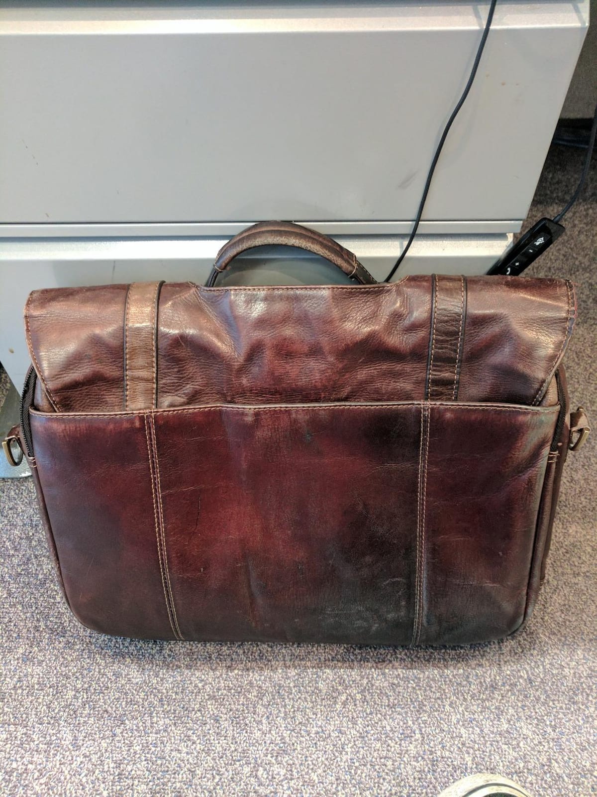 Samsonite Unisex - Adult Columbian Leather Flapover Case customer photo 1