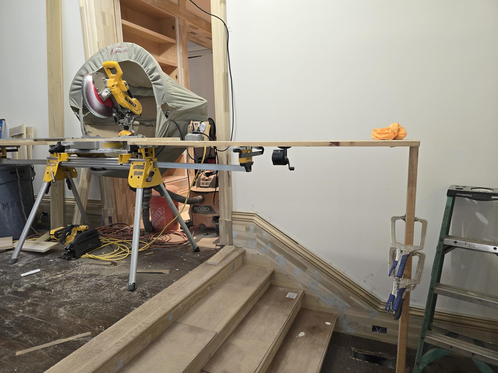 DEWALT Miter Saw, 12-inch Double Bevel Sliding Compound Miter Saw with XPS LED Shadow Light System, Includes Blade Wrench, Material Clamp and Dust Bag (DWS780) customer photo 1