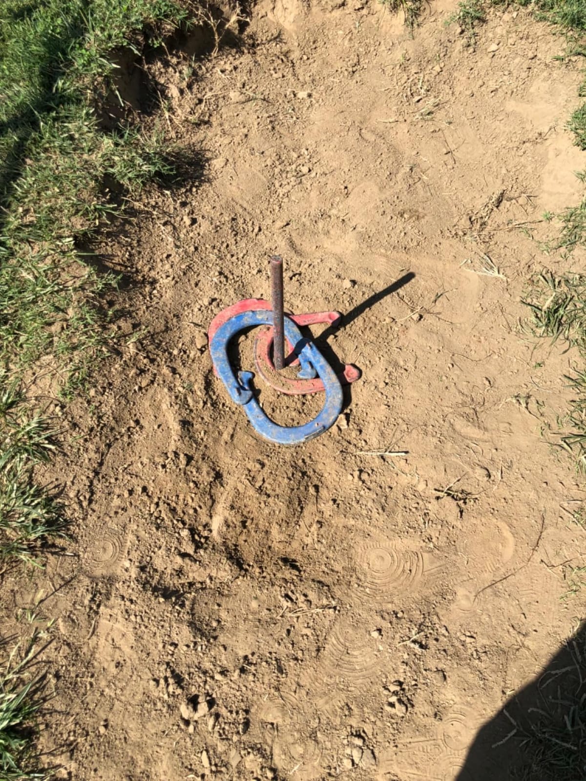 St Pierre Sports Royal Horseshoe Set, Red/Blue customer photo 1