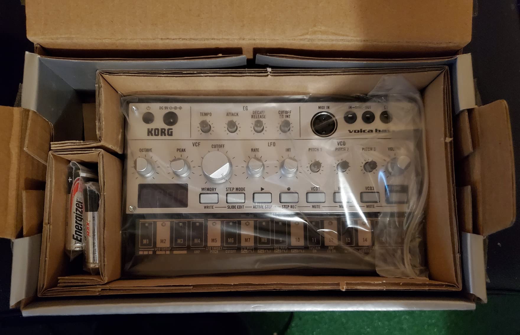 Korg Volca Bass Analog Synthesizer w/Three Oscillators and 16-step Sequencer customer photo 2