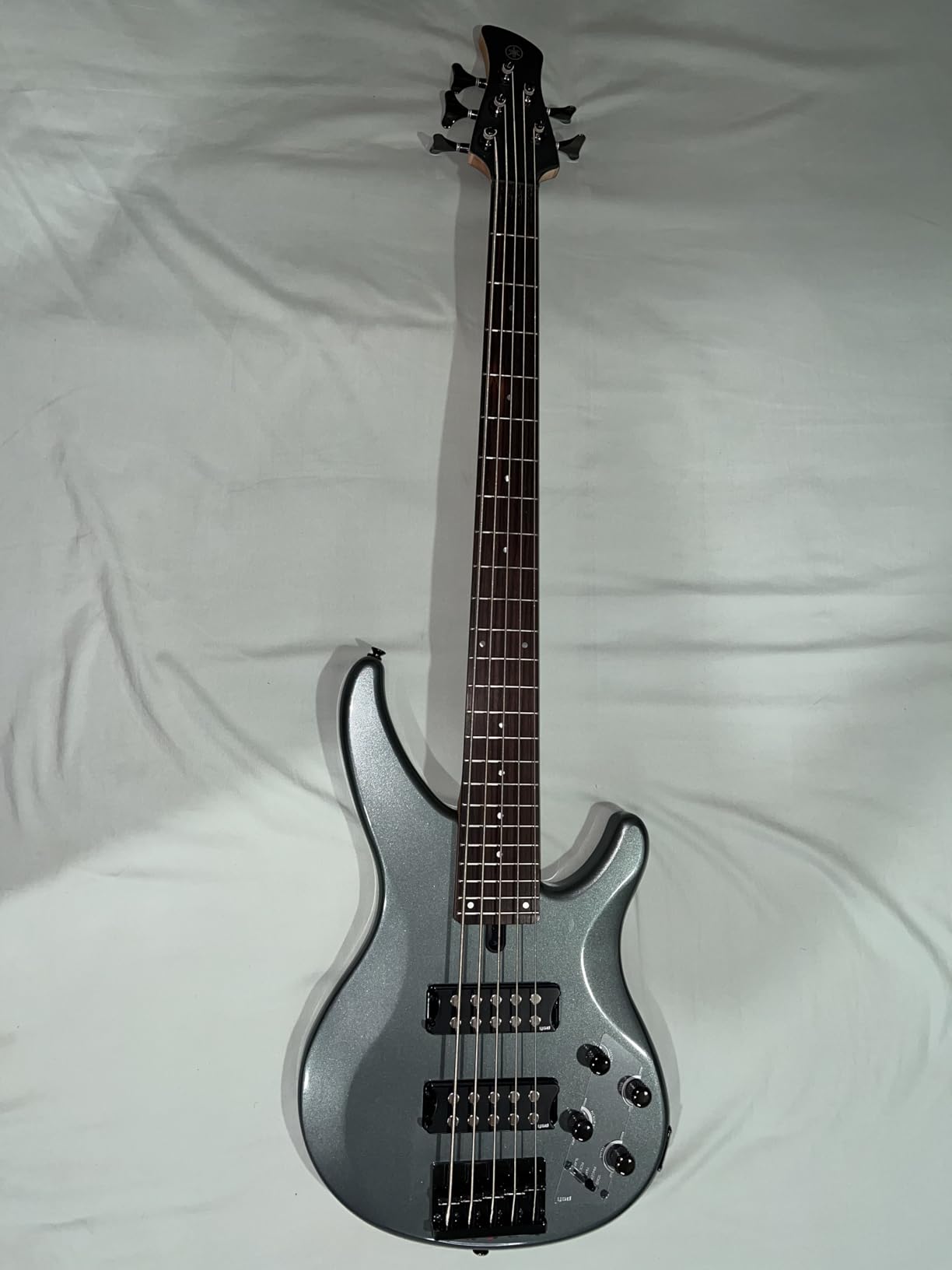 Yamaha TRBX305 WH 5-String Electric Bass Guitar customer photo 1