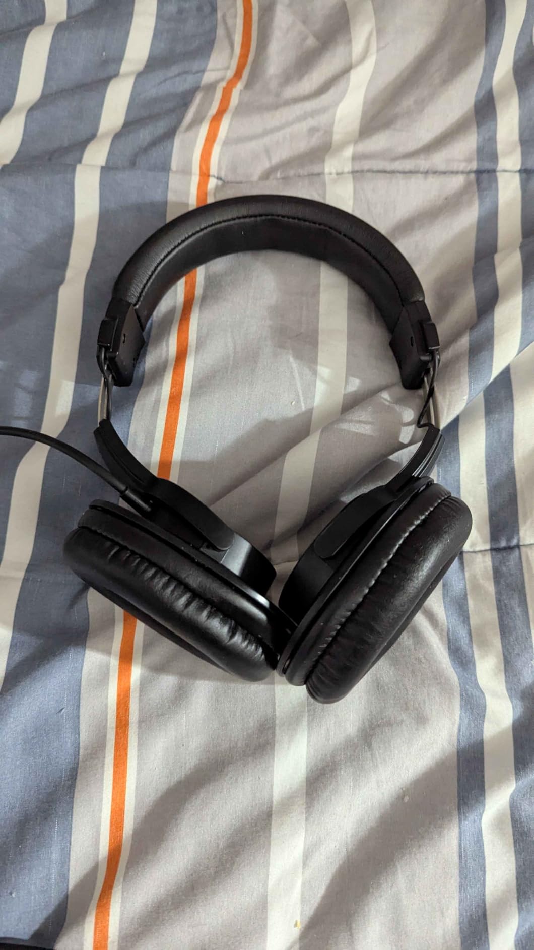 Audio-Technica ATH-M20x Professional Studio Monitor Headphones, Black customer photo 2
