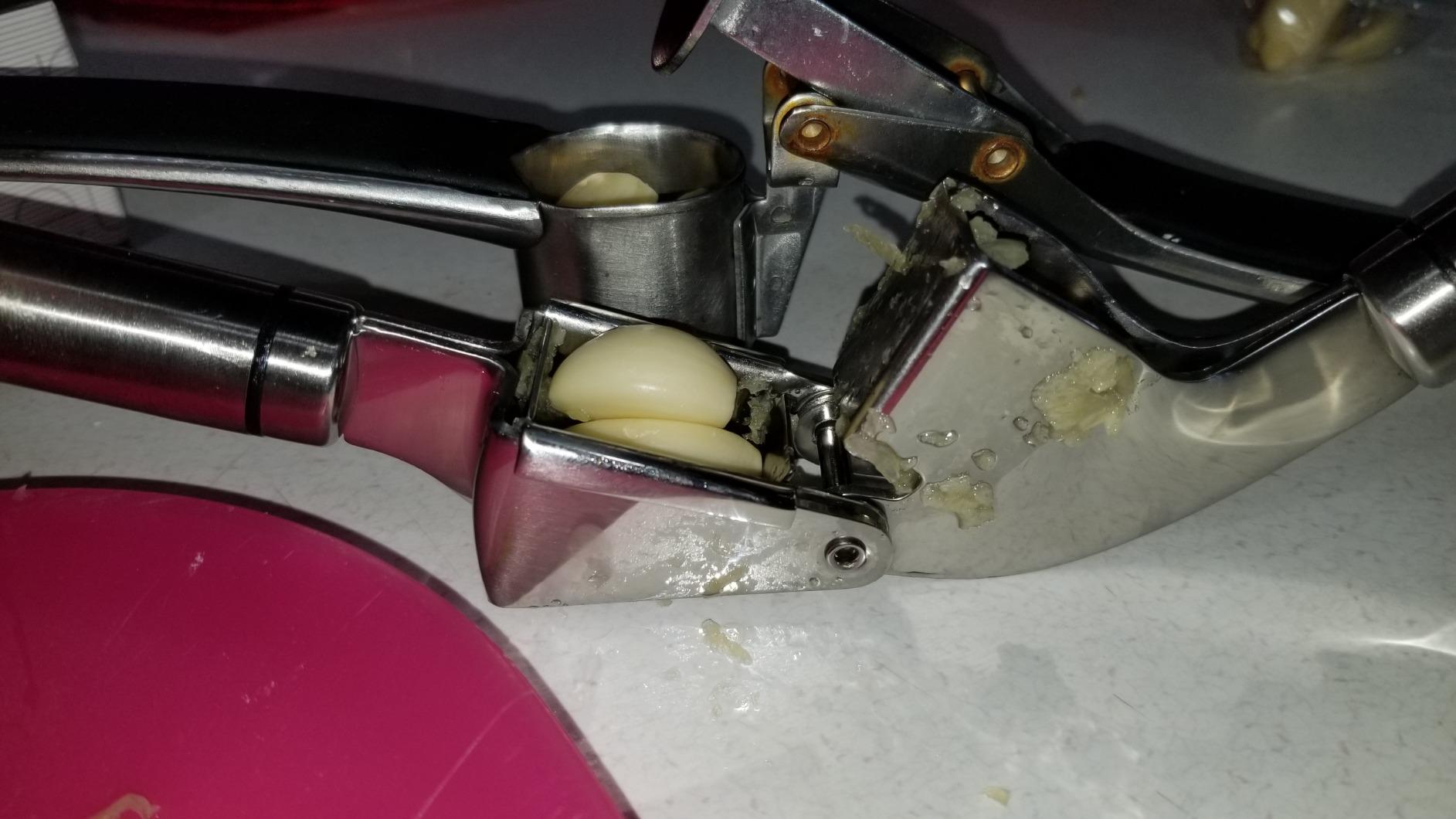 Alpha Grillers Garlic Press Stainless Steel, Mincer, Crusher & Peeler | Dishwasher Safe, Rust-Proof, BPA-Free & Easy to Clean customer photo 1