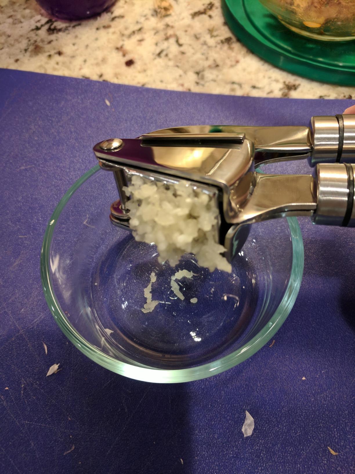 Alpha Grillers Garlic Press Stainless Steel, Mincer, Crusher & Peeler | Dishwasher Safe, Rust-Proof, BPA-Free & Easy to Clean customer photo 2