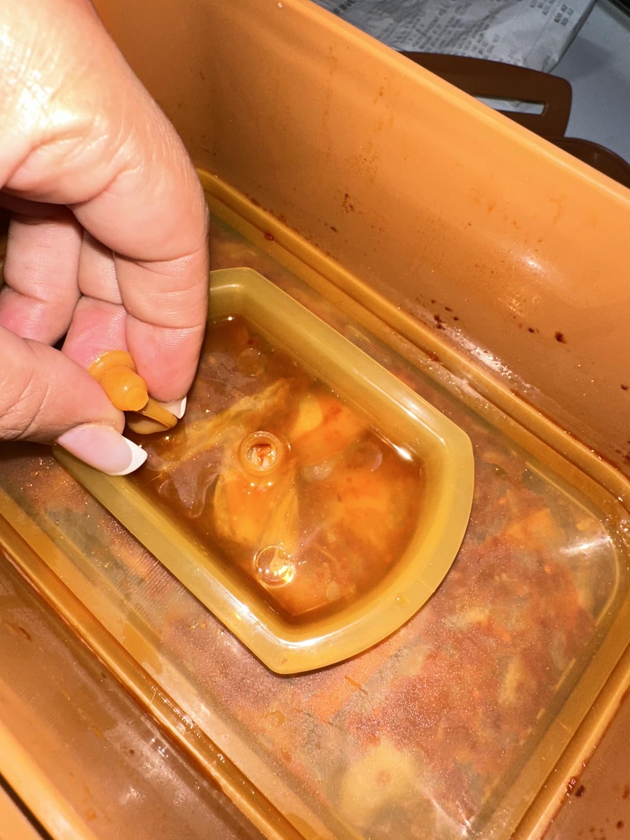 Crazy Korean Cooking Premium Kimchi, Sauerkraut Fermentation and Storage Container with Inner Vacuum Lid (0.4 Gal Sandy Brown (1.7L)) customer photo 2
