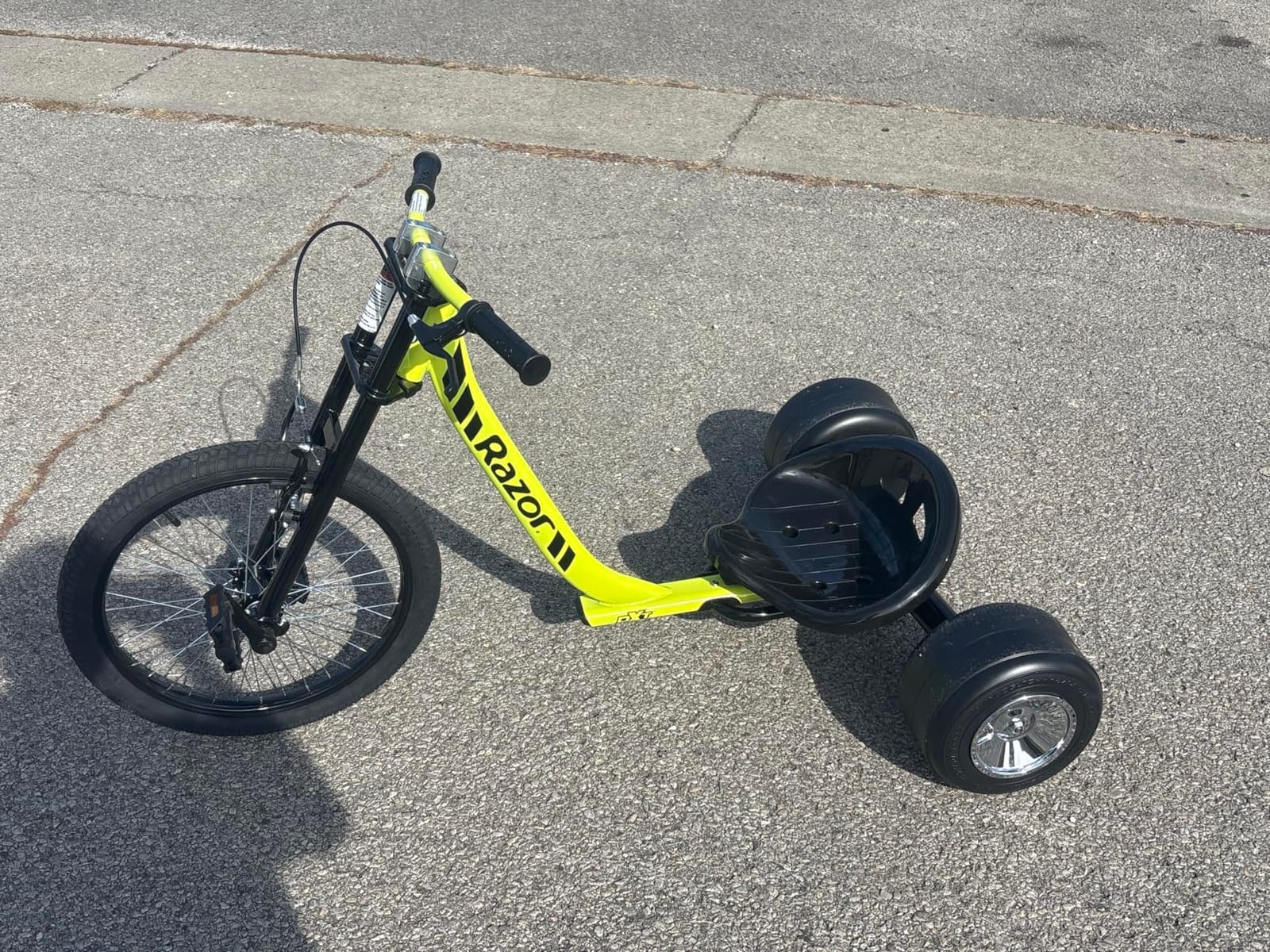 Razor DXT Drift Trike Yellow, One Size | Proper Freestyle w/ Foot Pegs; Maximum Stability | Iconic Wheeled Ride-On For Kids, Adults Age 14+ customer photo 2