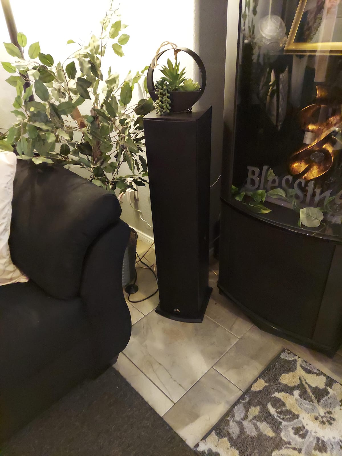 Polk Audio T50 Home Theater Floor Standing Tower Speaker 150W, Black customer photo 2