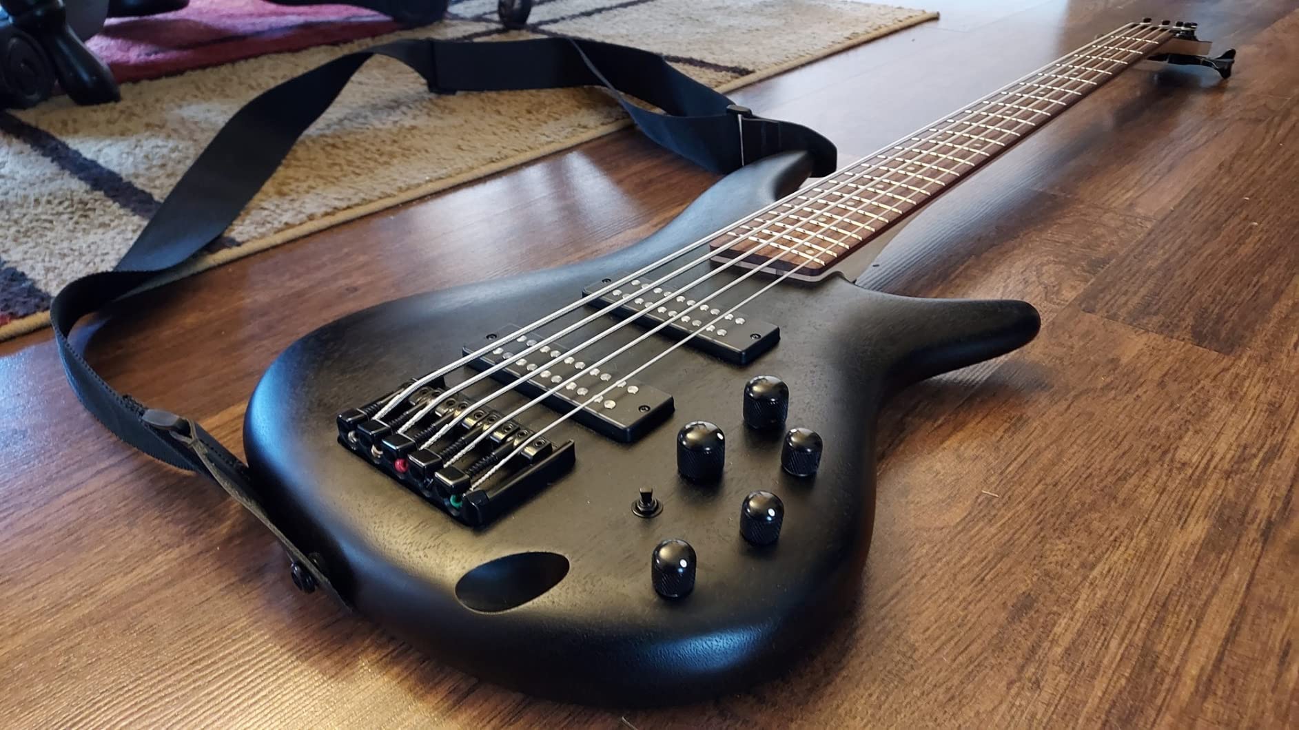 Ibanez Standard SR305E 5-String Bass Guitar - Weathered Black customer photo 1