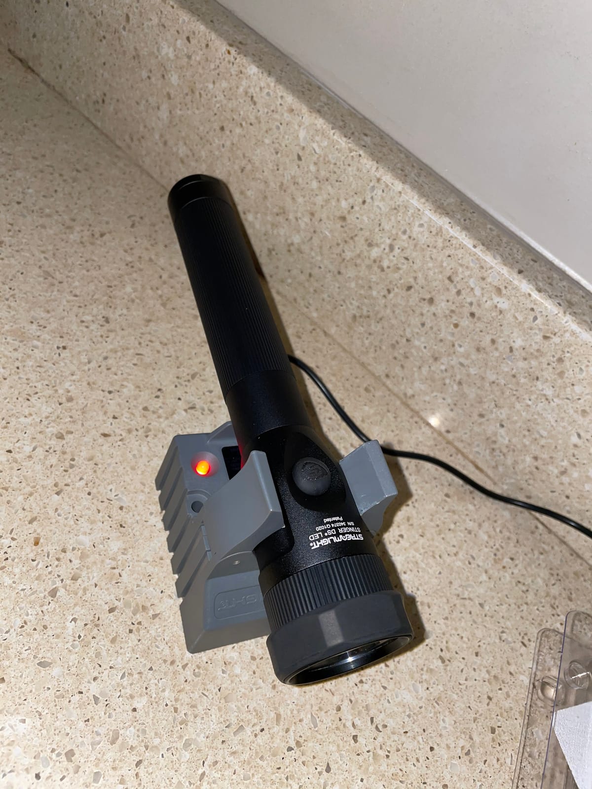 Streamlight 75866 Stinger DS 425-Lumen Flashlight with Charger, Black | 425 lumens; 26,000 candela peak beam; rechargeable capable; includes 120VAC/12VDC smart charger; multi-mode lighting customer photo 1