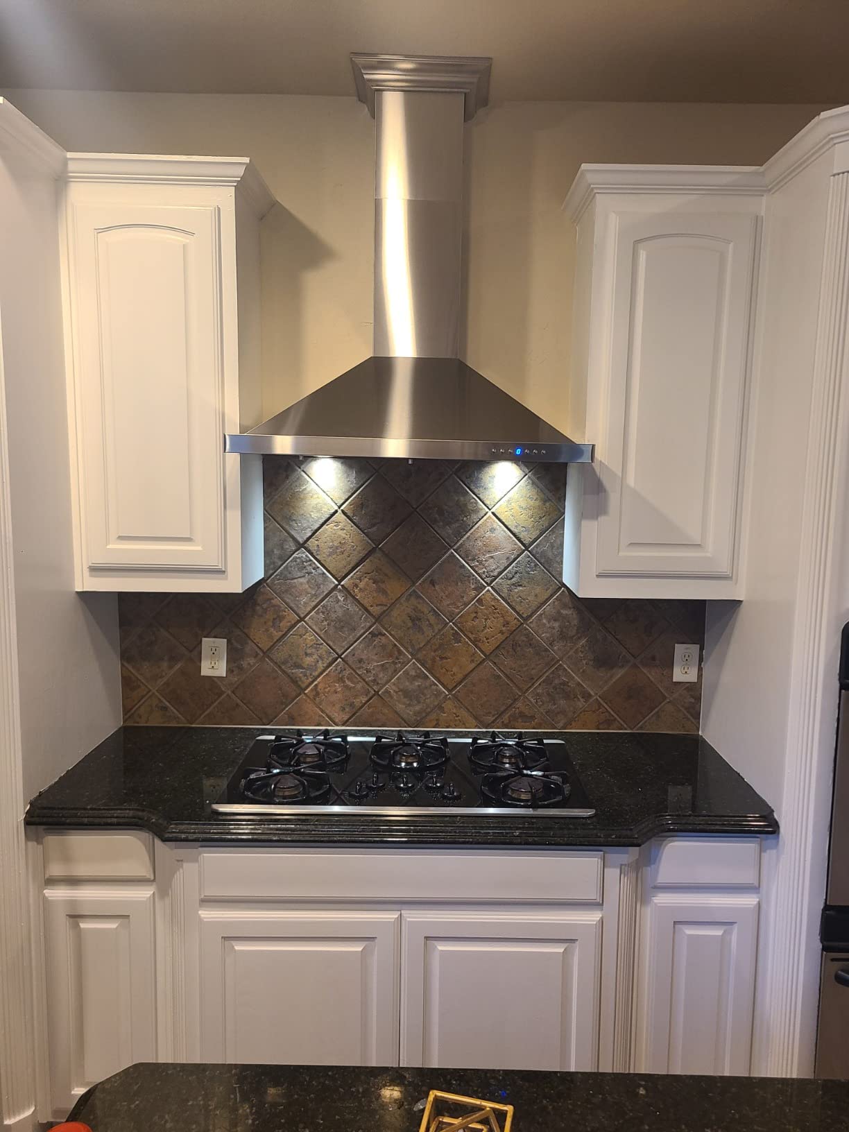 ZLINE 48 in. Convertible Vent Wall Mount Range Hood in Stainless Steel with Crown Molding (KBCRN-48) customer photo 1