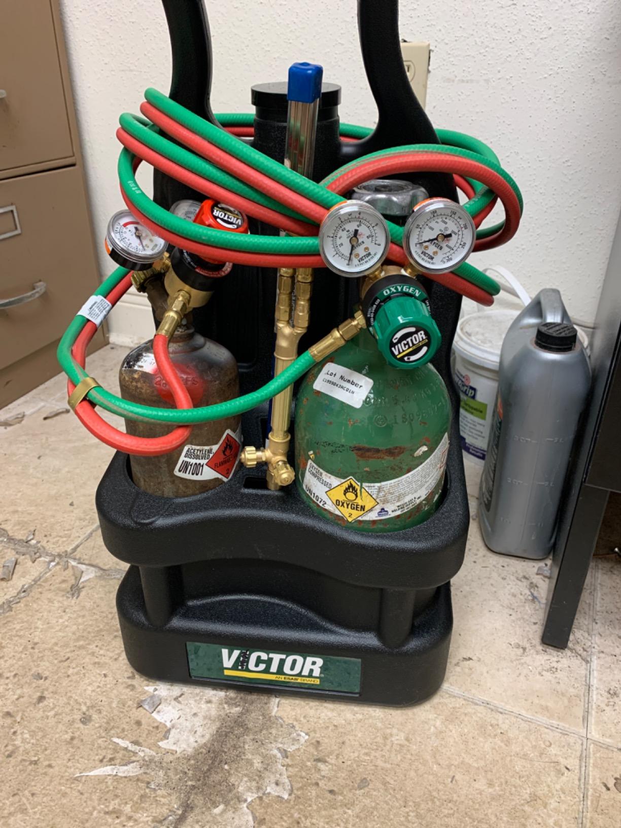 ESAB Victor 0384-0945 G150 J-P Light Duty Gas Welding Outfit Tote Kit Without Tanks customer photo 2