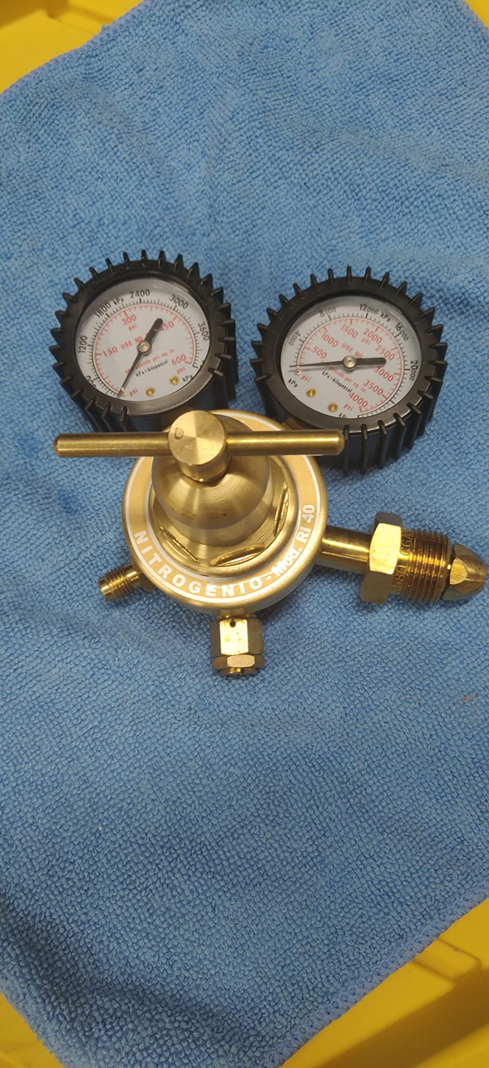 BETOOLL Nitrogen Regulator with 0-600 PSI Delivery Pressure Equipment Brass Inlet Outlet Connection Gauges customer photo 1