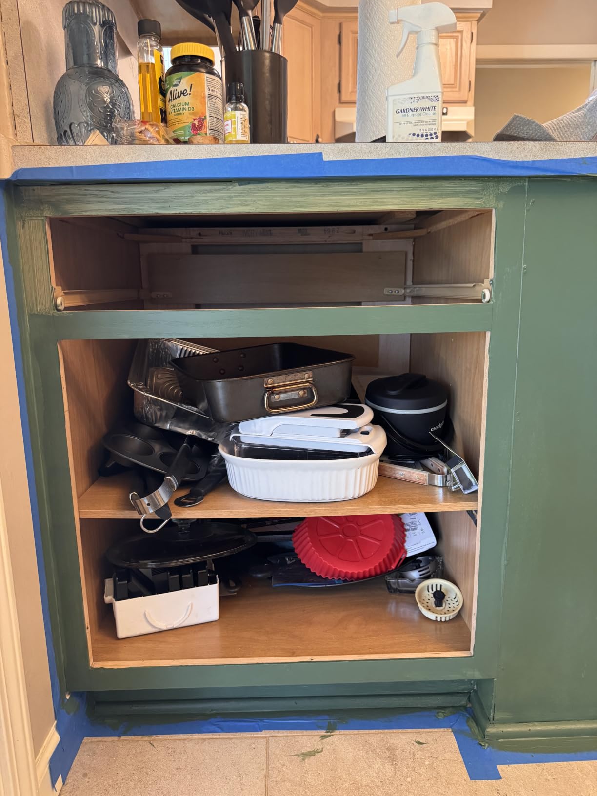 Beyond Paint Furniture, Cabinets and More All-in-one Refinishing Paint Gallon, No Stripping, Sanding or Priming Needed, Bright White, 3.79 Litre (BP24) customer photo 2