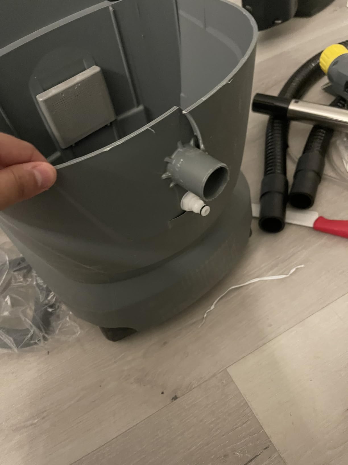 Karcher Puzzi 8/1 C Commercial Carpet Extractor 12.5 PSI - Spot Cleaner, Stain Remover, Area Rugs, Carpet and Upholstery Cleaner - 3.9 Gallon Tank customer photo 2