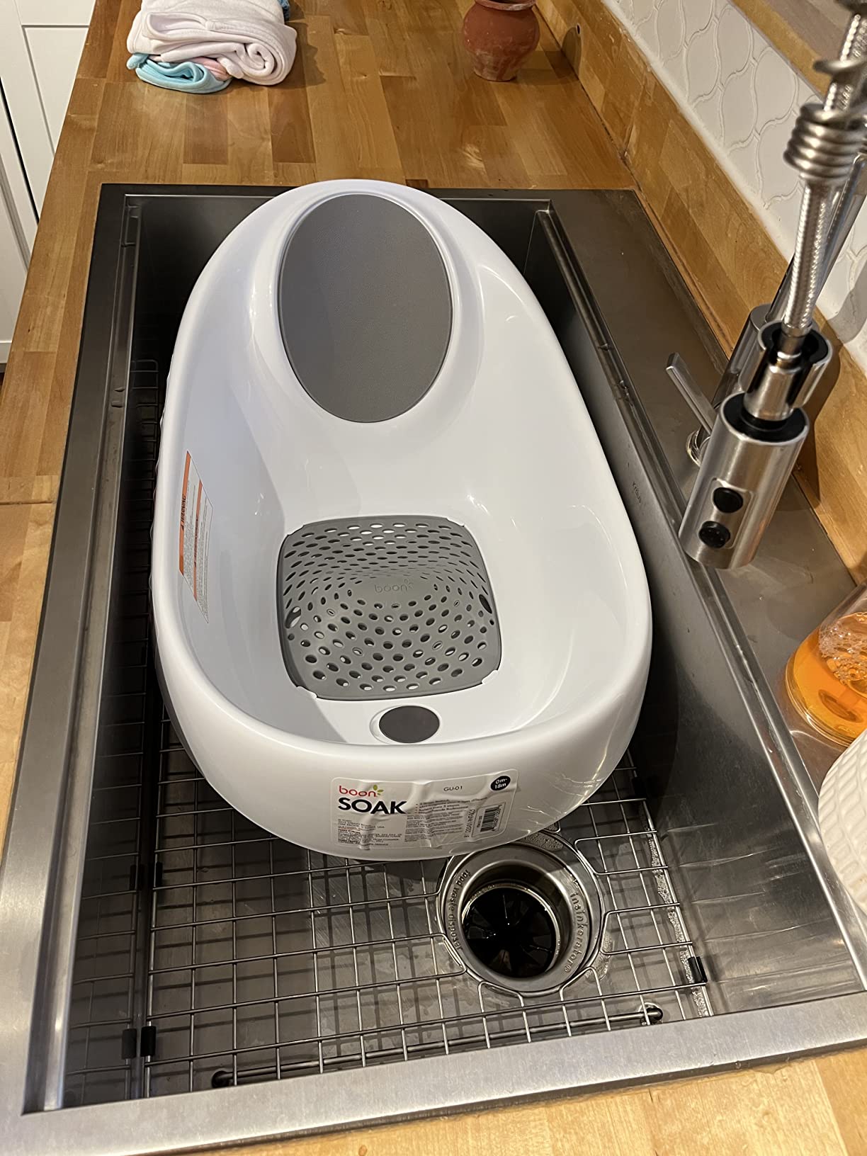 Boon Soak 3 Stage Baby Bathtub - Baby Bath Tub with Three Support Positions for Newborn to Toddlers - Color Changing Drain Plug for Ideal Bath Temperature - Gray - Ages 0 to 18 Months and Up customer photo 2