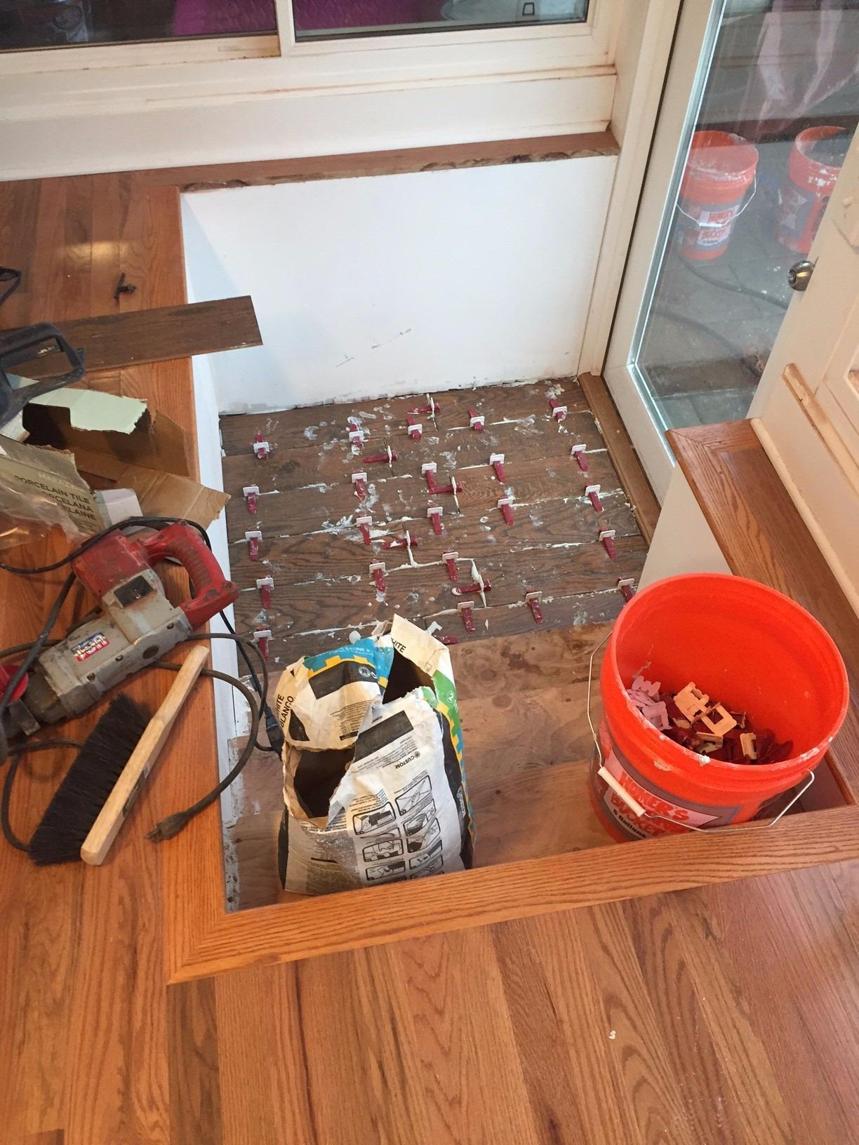 T-Lock Perfect Level Master - Professional Anti Lippage Tile Leveling System - 500 Tile Leveling Clips (1/8