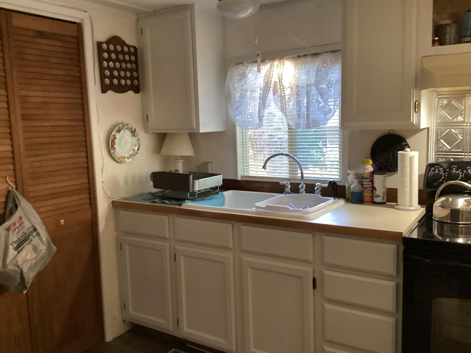 Nuvo Oxford Blue Cabinet Makeover Kit - Easy DIY 7-Piece Set, Regal Navy, Long-Lasting Finish customer photo 1