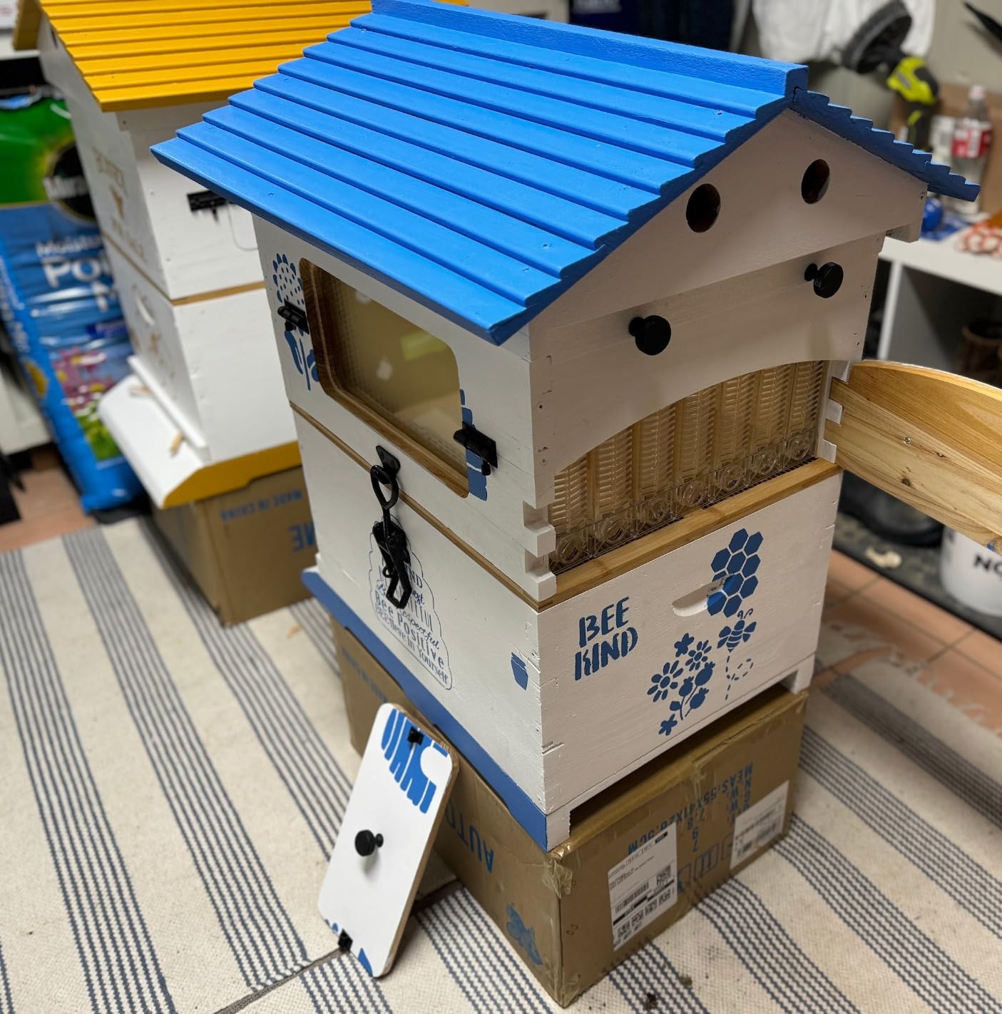 Golden Palace Bee Hive with 7pcs Auto Super Frames, Bee House with 1pcs Super Boxes, 1pcs Brood Boxes (No Brood Frames), Bee Hives Starter Beekeeping Kits customer photo 1