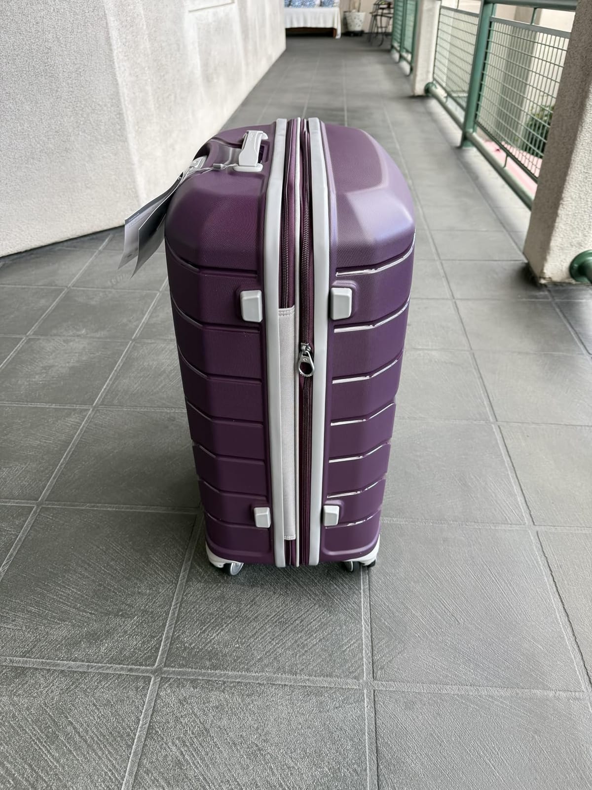 Samsonite Freeform 28-Inch Large Luggage with Dual 360° Spinner Wheels - Checked Suitcase - TSA Lock, Airline-Approved - Lightweight Durable Polypropylene Expandable Hardshell - Navy customer photo 1