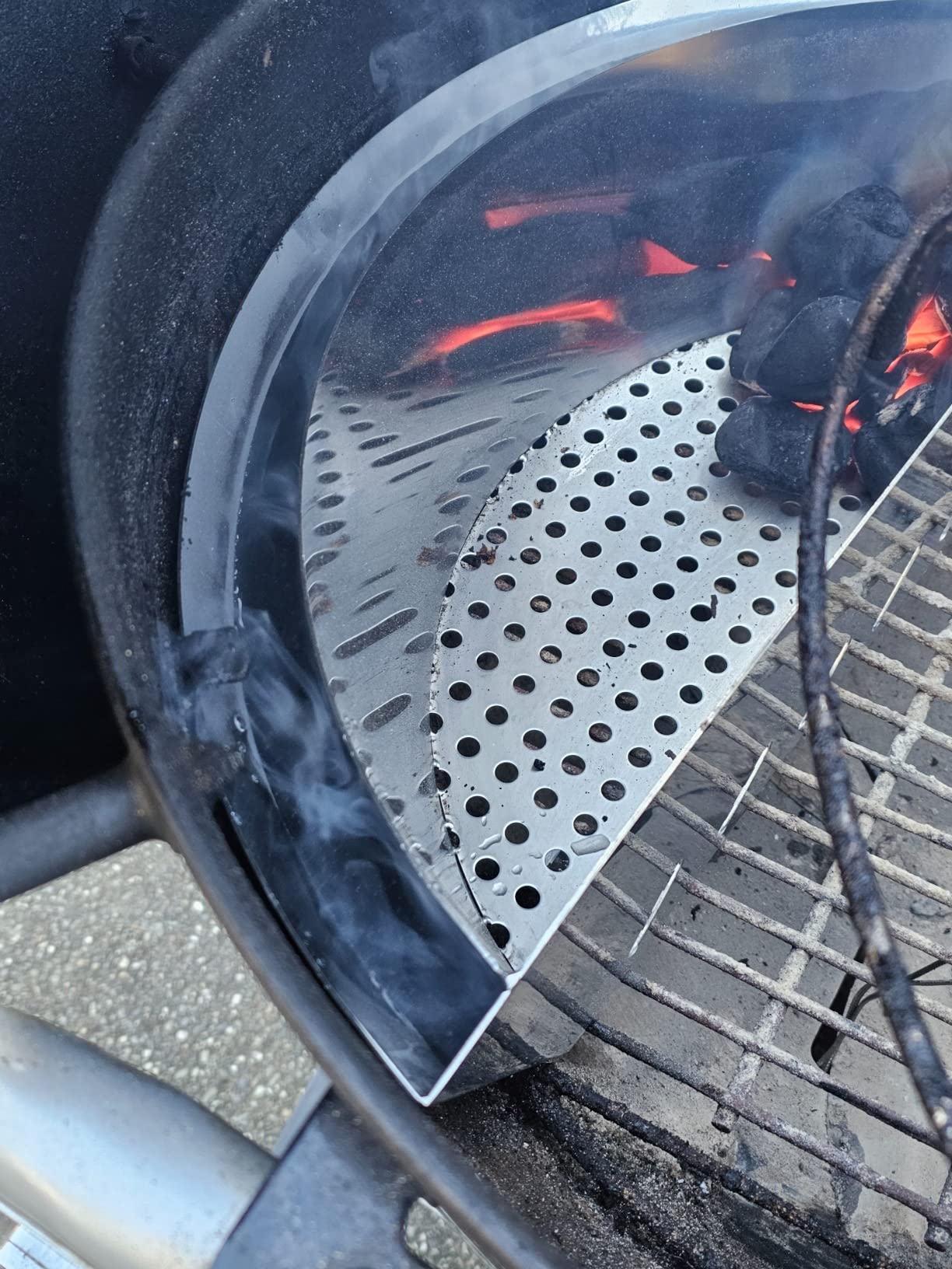 onlyfire Half Moon Stainless Steel Charcoal Basket with Water Reservoir - for Weber 22/26 Inch Kettle Grills, Zone Cooking System customer photo 2