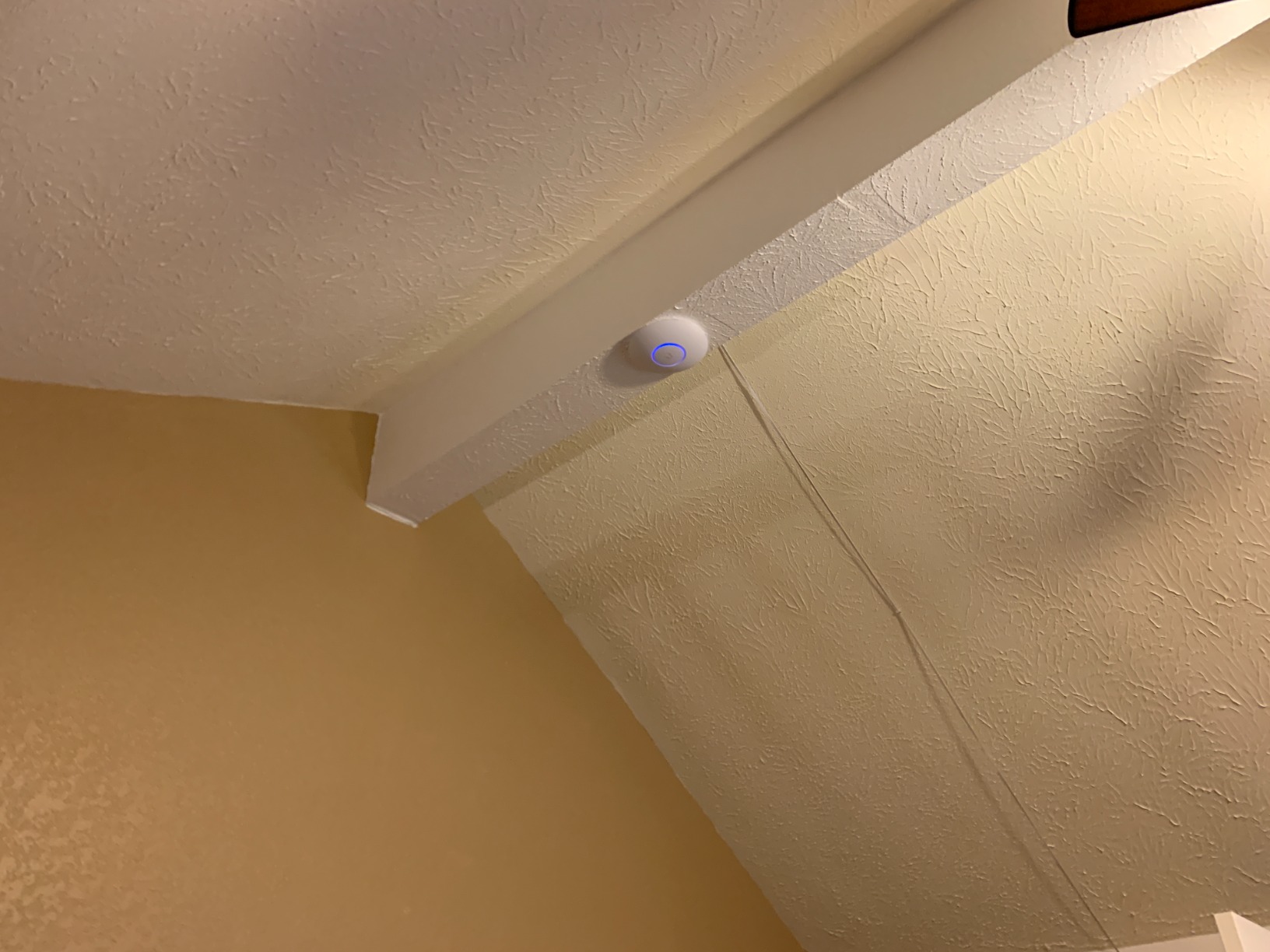 Ubiquiti UniFi nanoHD Compact 802.11ac Wave2 MU-MIMO Enterprise Access Point (UAP-NANOHD-US) customer photo 1