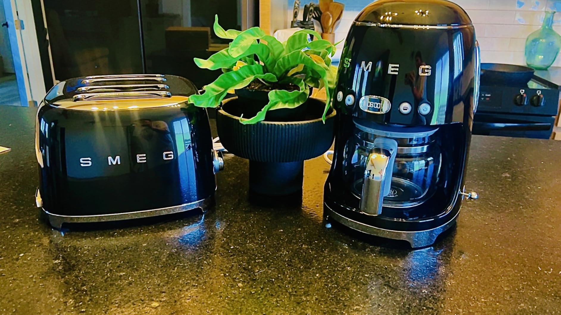 SMEG TSF03 4 Slice Toaster, Retro Stainless-Steel Toaster - Cream customer photo 1