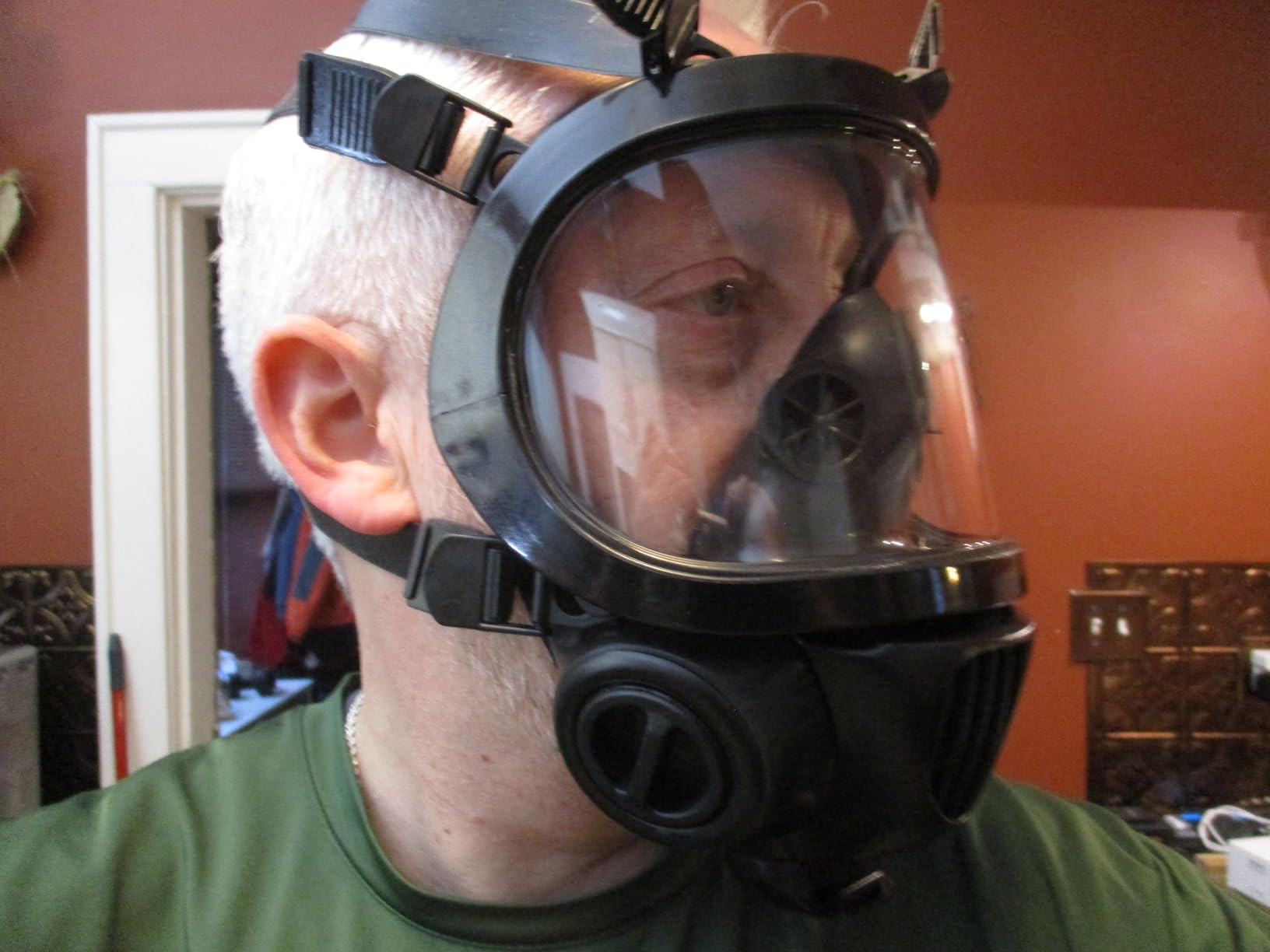 ST-100X Survival Respirator - Compatible with Industry Standard 40mm Gas Filter Canister - CE Tested customer photo 2