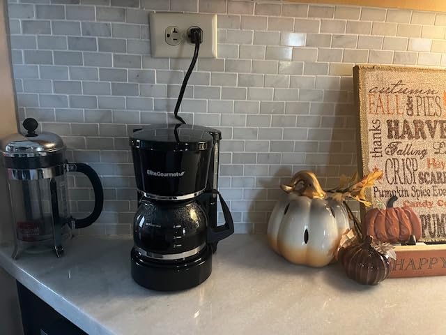Elite Gourmet EHC-5055 Automatic 5-Cup Brew & Drip Coffee Maker with Pause N Serve Reusable Filter, On/Off Switch, Water Level Indicator customer photo 1