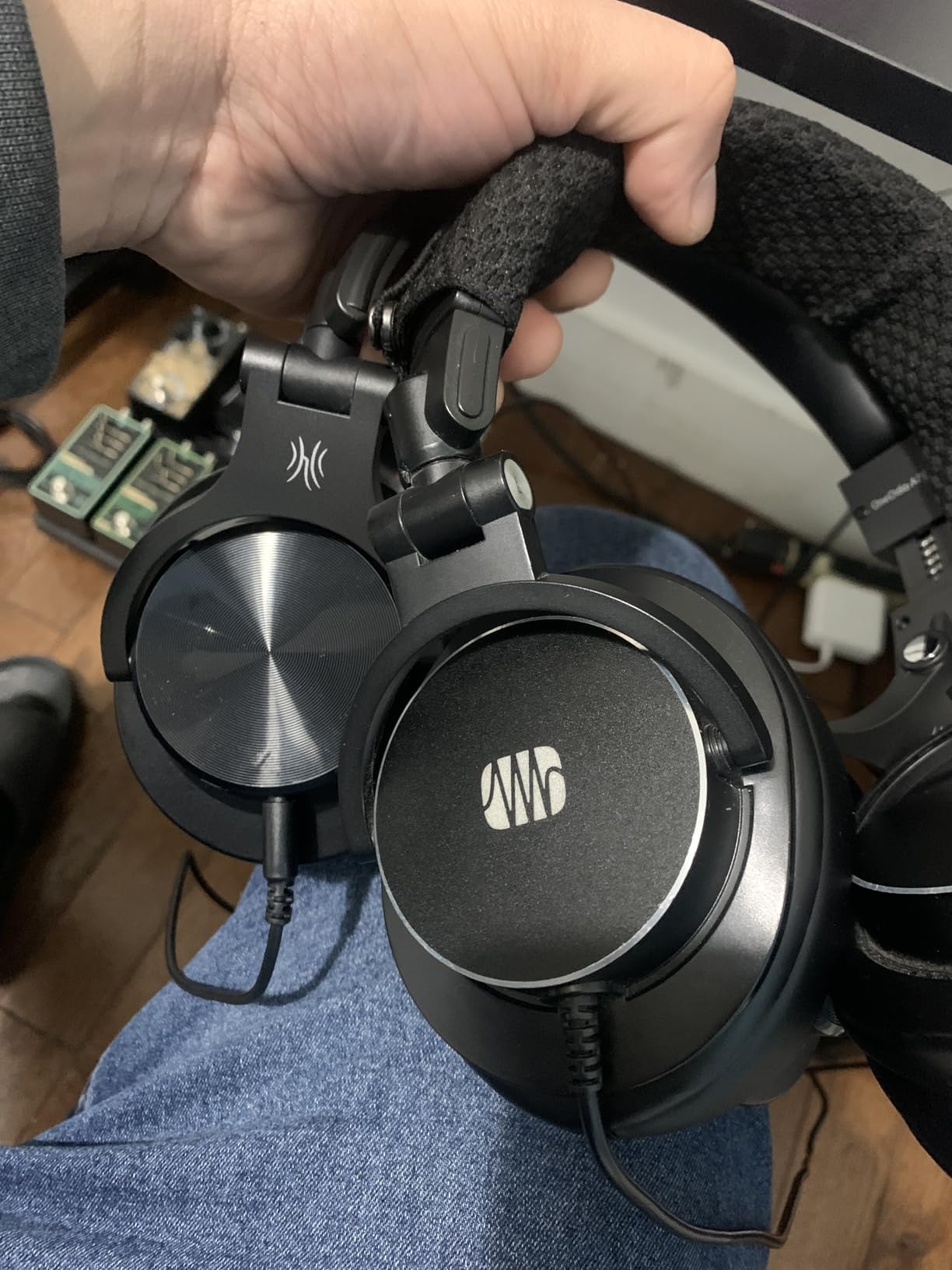 OneOdio A70 Bluetooth Over-Ear Headphones, Hi-Res Wired DJ Studio - Black customer photo 1