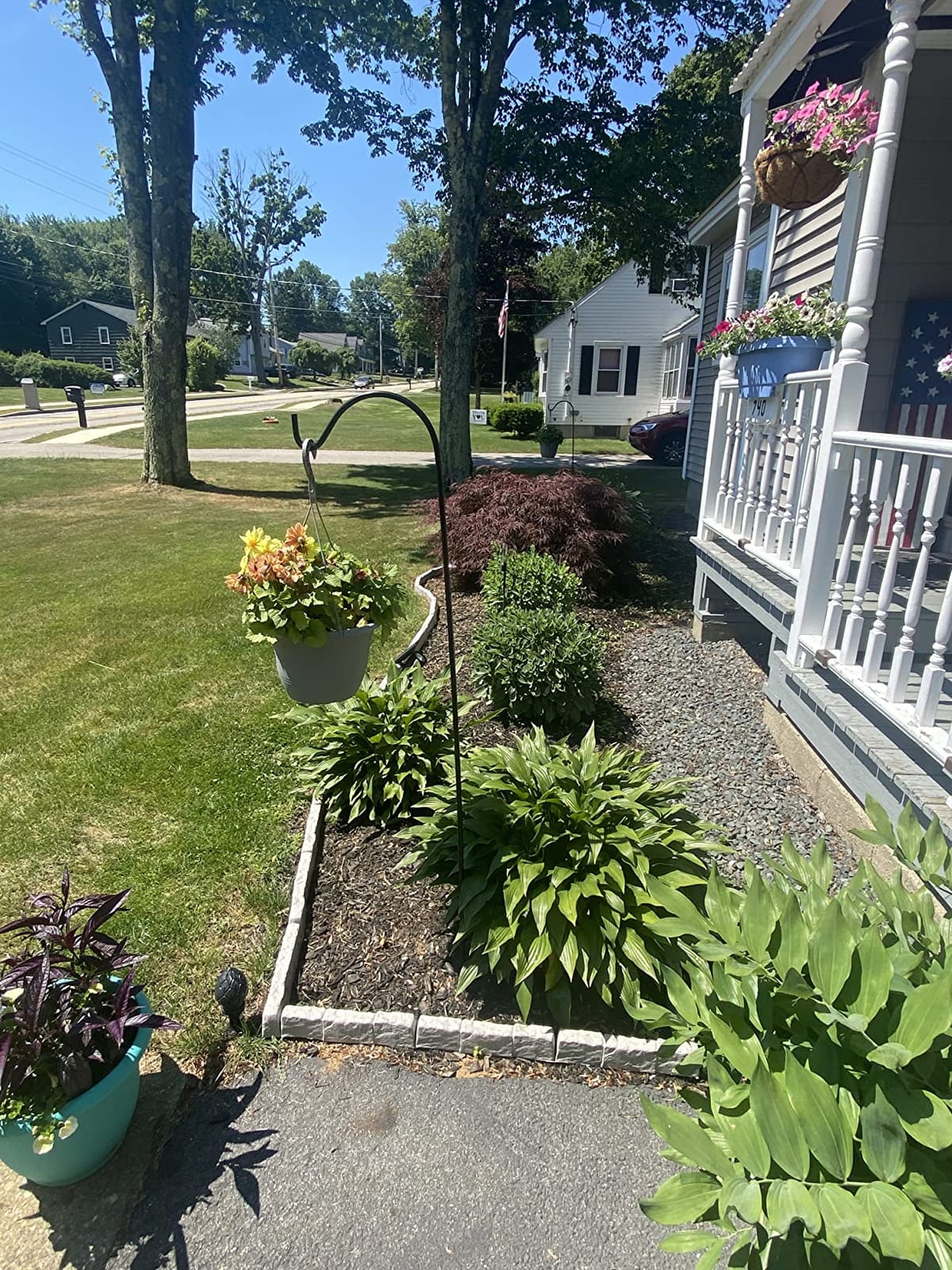 Suncast Interlocking Border Edging - Stone-Like Poly Construction for Garden, Lawn, and Landscape Edging - Water Resistant Border for Containing Trees, Flower Beds and Walkways - Light Taupe, 20 customer photo 1
