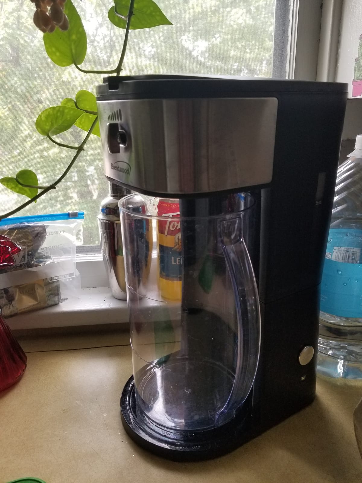 Brentwood KT-2150BK Iced Tea and Coffee Maker with 64 Ounce Pitcher, Black customer photo 2