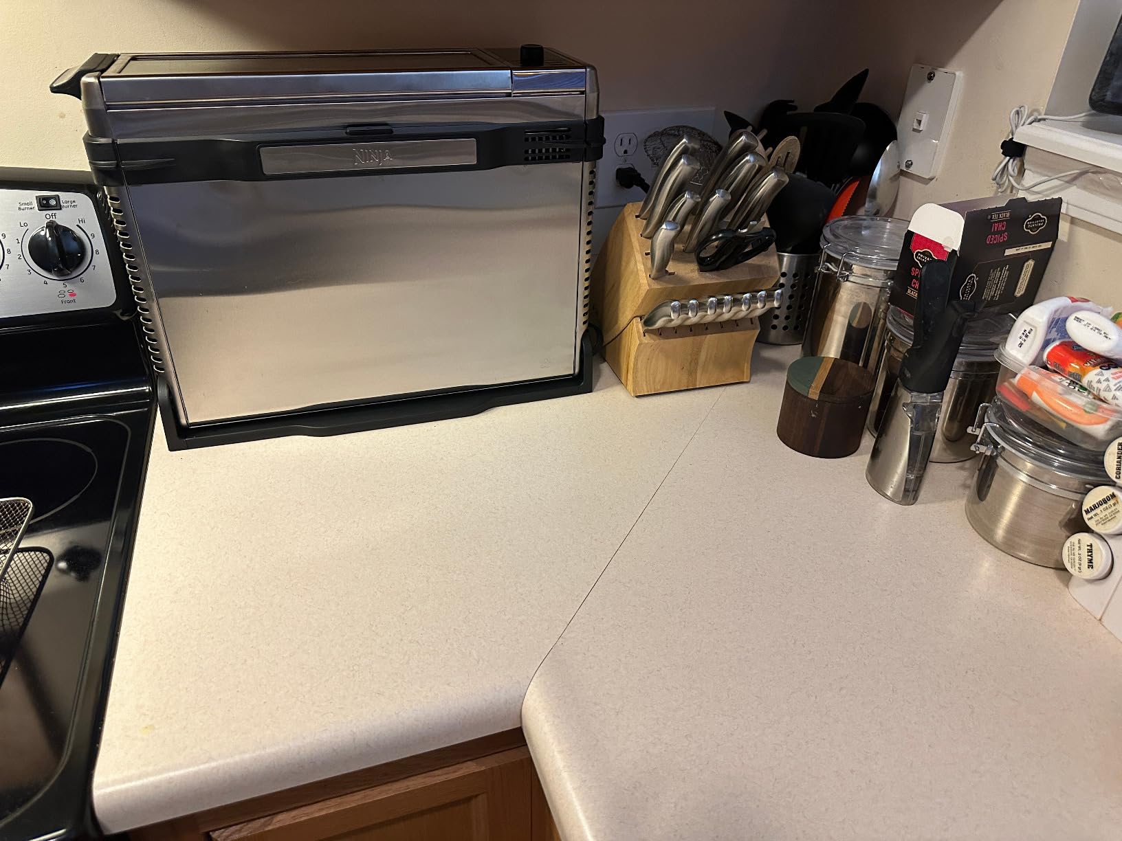 Ninja Digital Air Fry Countertop Oven, 8-in-1, XL, Silver, SP101 | Air fry, air roast, broil, bake, toast, bagel, dehydrate, keep warm, 1800W, Flip up & away customer photo 2