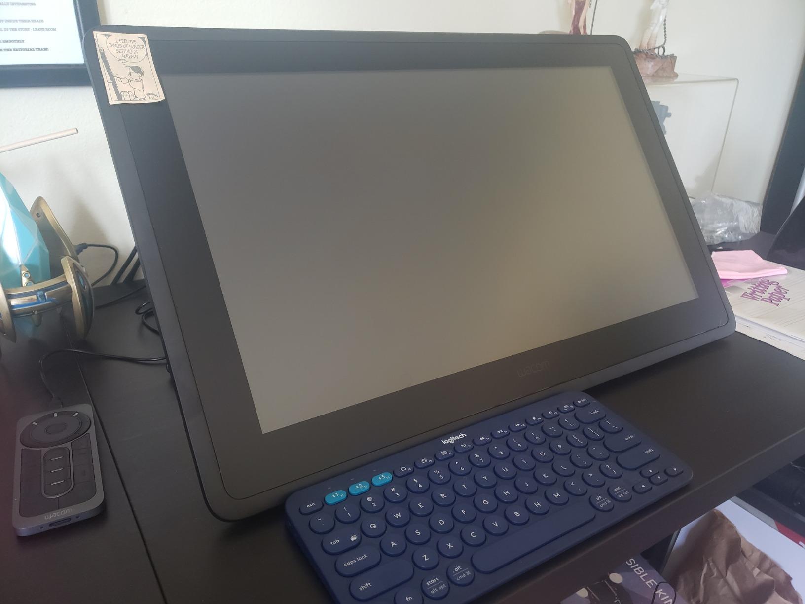 Wacom Cintiq 22, Drawing Tablet with Full HD Screen & Pro Pen 2 | Large creative workspace with advanced pen control for artists creating illustrations, comics, animation and digital art customer photo 1
