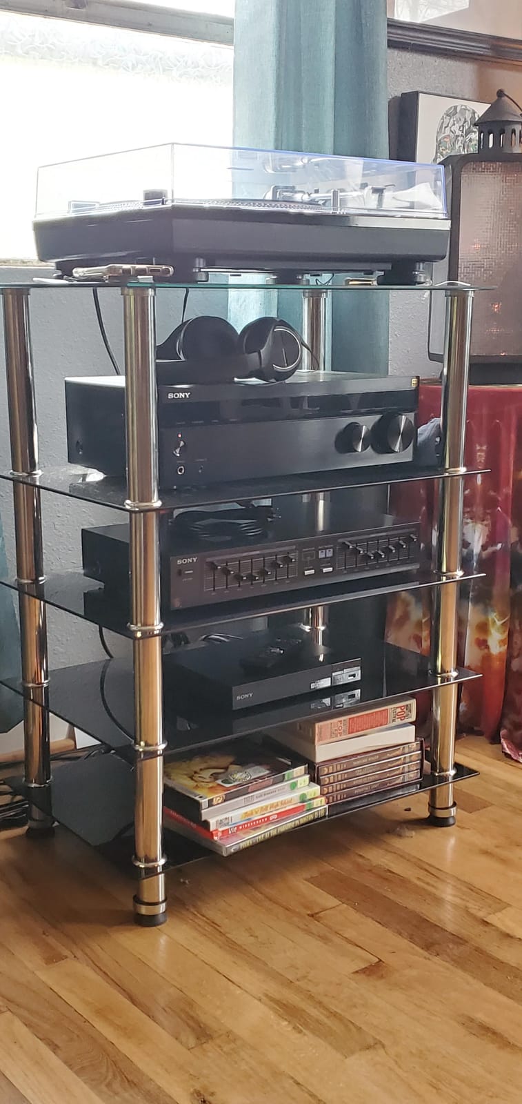 Mount-It! Tempered Glass AV Component Media Stand, Audio Tower and Media Center with 5 Shelves, 220 Lbs Total Capacity, Black Shelves Chrome Legs (MI-8671) customer photo 2