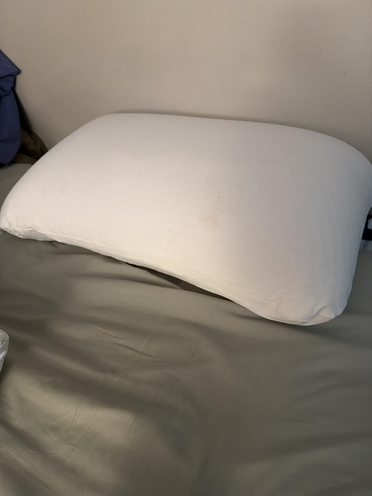 Purple Harmony Pillow - Medium Loft, Standard Size, Cooling Gel Neck Pillow | Side Sleeper Pillow, Weightless Medium Feel, GelFlex Grid and Talalay Latex Foam for Pressure-Relieving Support customer photo 2