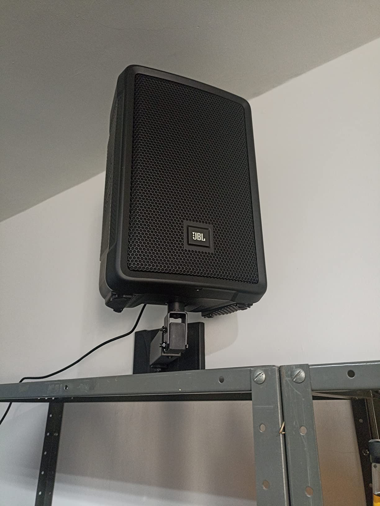 JBL Professional IRX108BT Powered PA Speaker with Bluetooth, 8 Inch Woofer, 1300 Watt customer photo 1