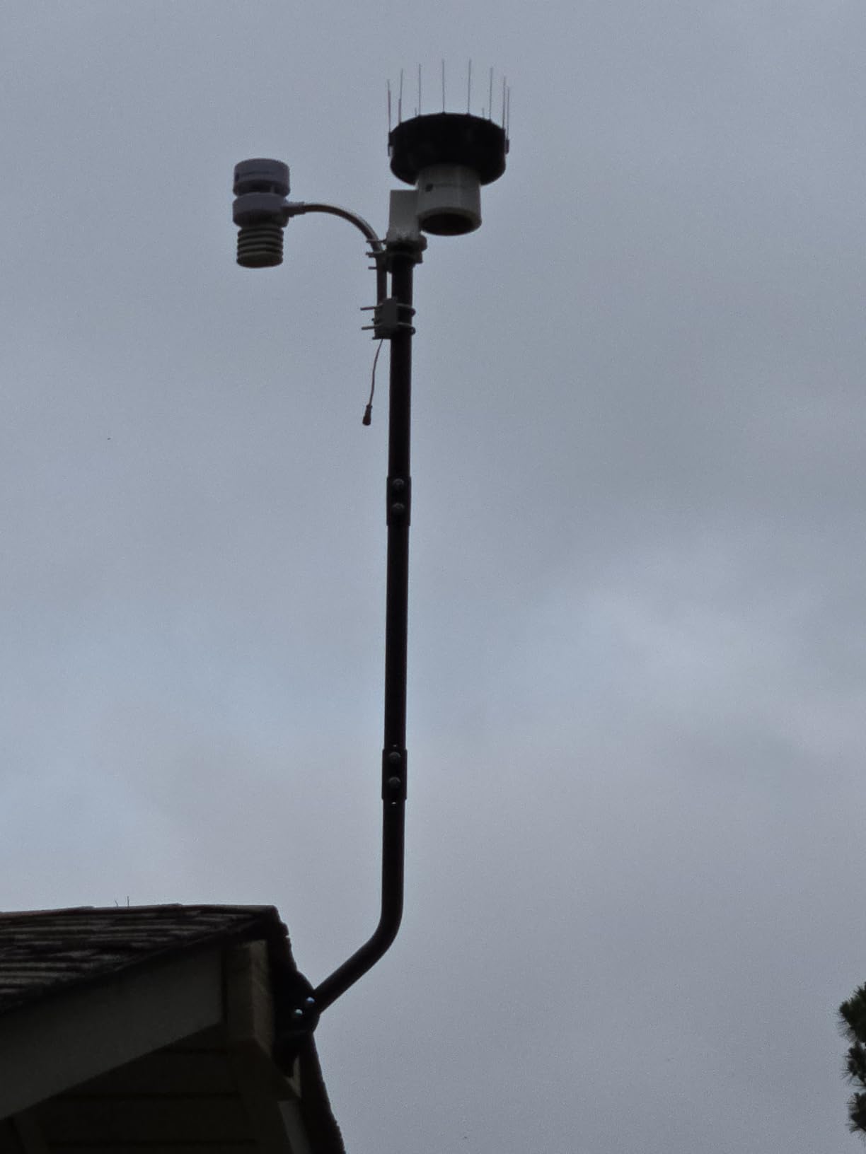 Ambient Weather WS-5000 Ultrasonic Smart Weather Station | With TFT Full Color LCD Display customer photo 1