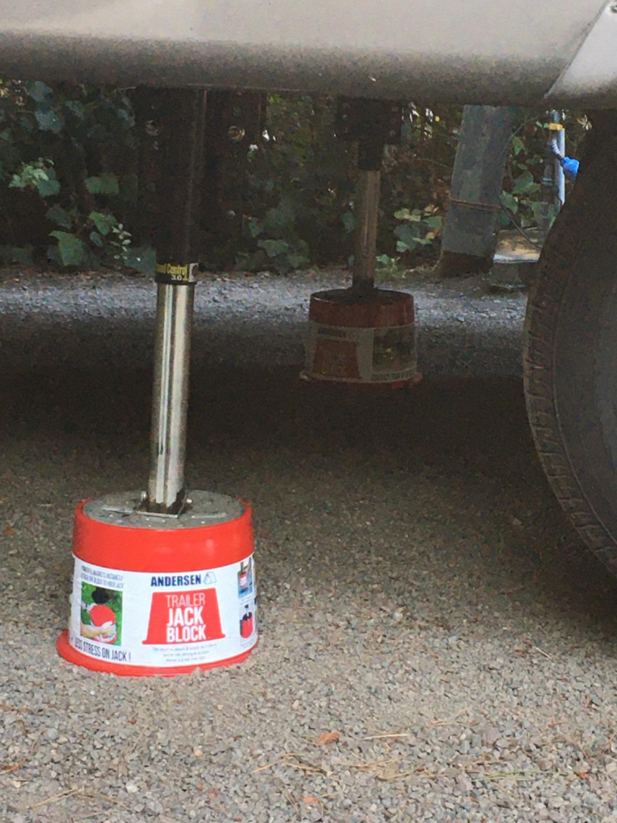 ANDERSEN HITCHES | RV Accessories and Supplies | Trailer Jack Blocks 2-Pack w/ Magnets | Leveling Stabilizers Jackstands Quickjack | 3608 customer photo 2