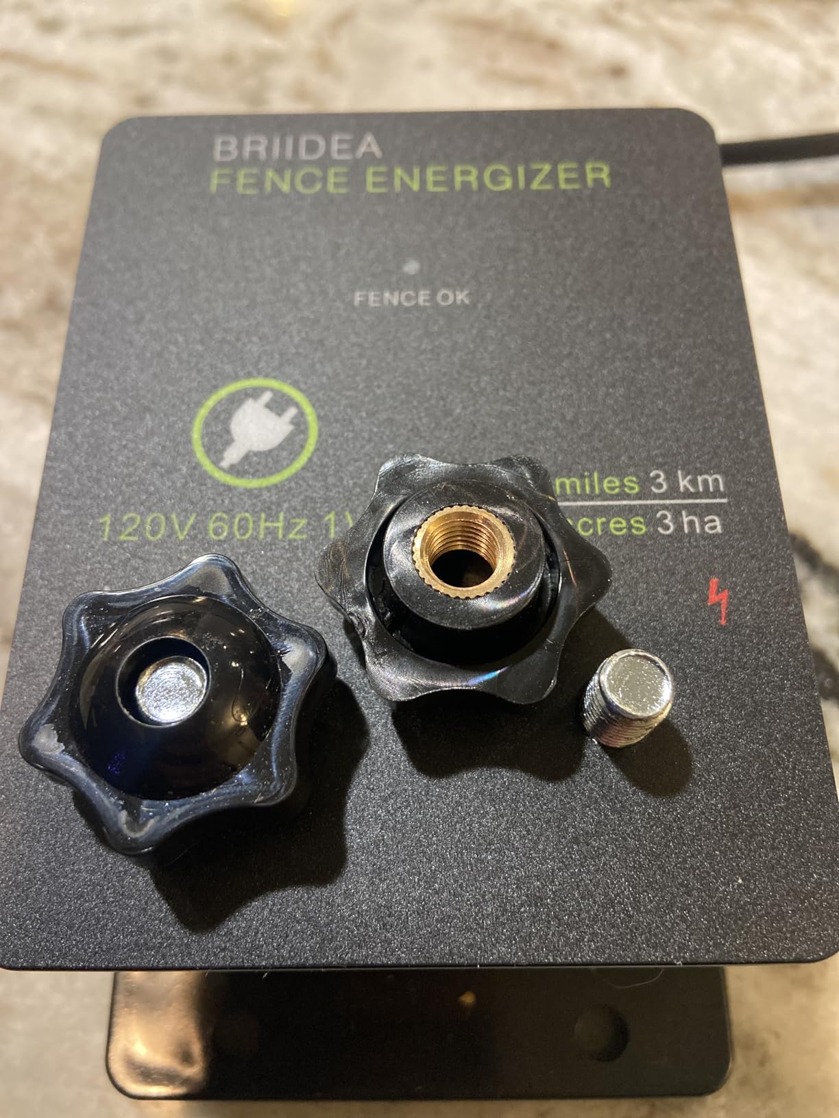 Briidea 2-Mile Electric Fence Energizer for Preventing Wild Animals Intruding 8 Acres Output Voltage 5000 V 0.1Joule customer photo 1