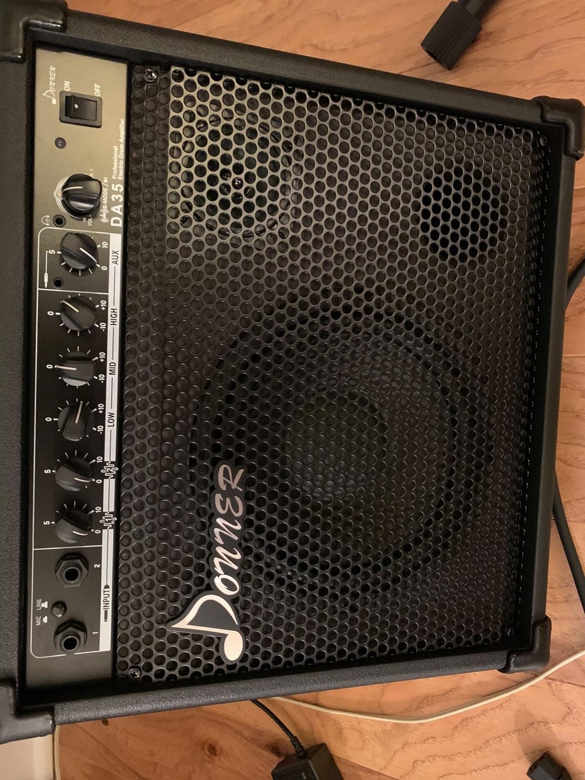 Donner 35-Watt Electronic Drum Amplifier DA-35, 2x8 Speakers, 2-Channel, 3-Band EQ, DI Out, Wireless Audio, Black, Compatible with Electronic Drum & Keyboard, Digital Modeling Amplifier customer photo 1