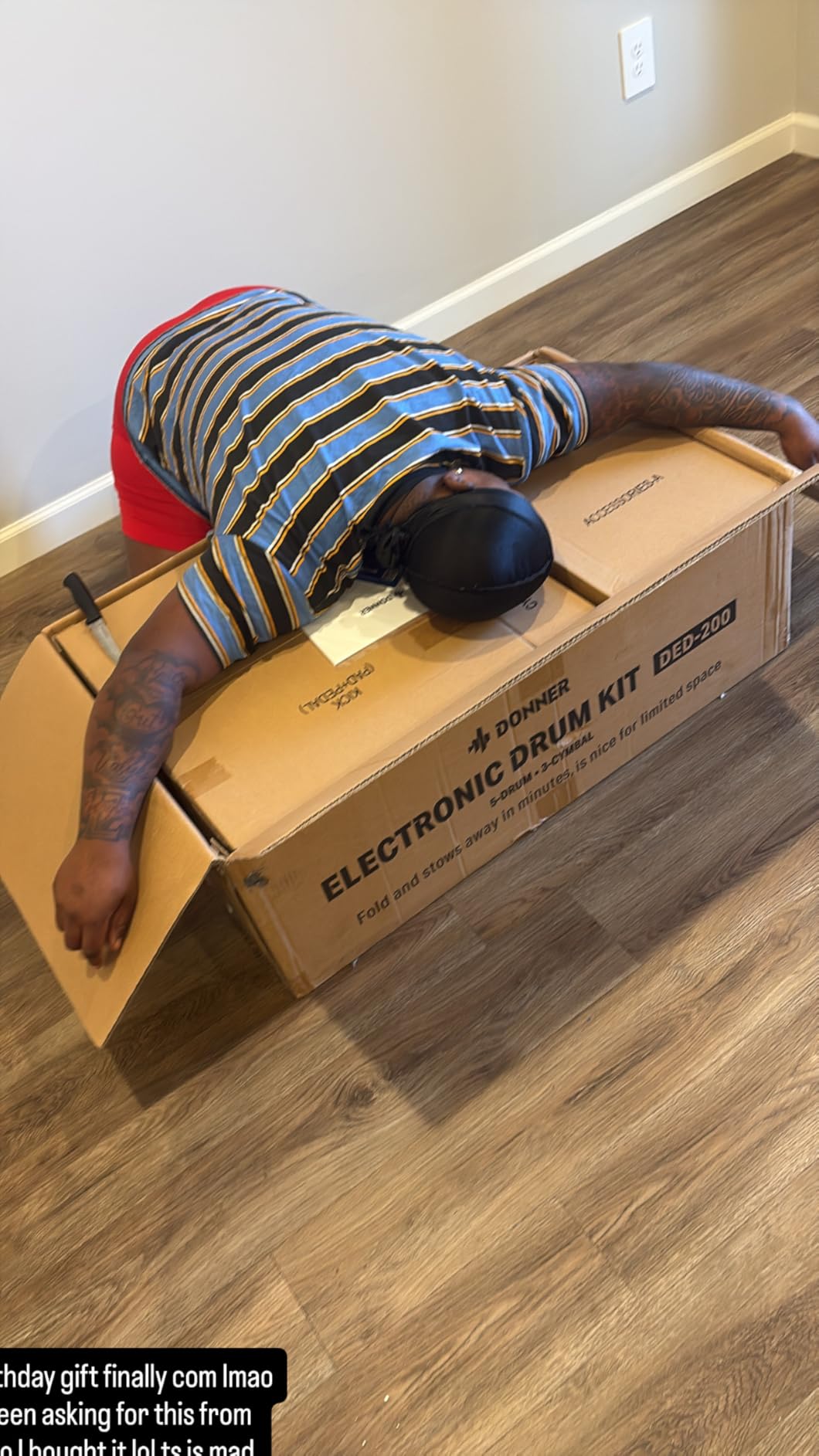 Donner DED-200 Electric Drum Sets with Quiet Mesh Drum Pads, 2 Cymbals w/Choke, 31 Kits and 450+ Sounds, Throne, Headphones, Sticks, USB MIDI, Melodics Lessons (5 Pads, 3 Cymbals) customer photo 1