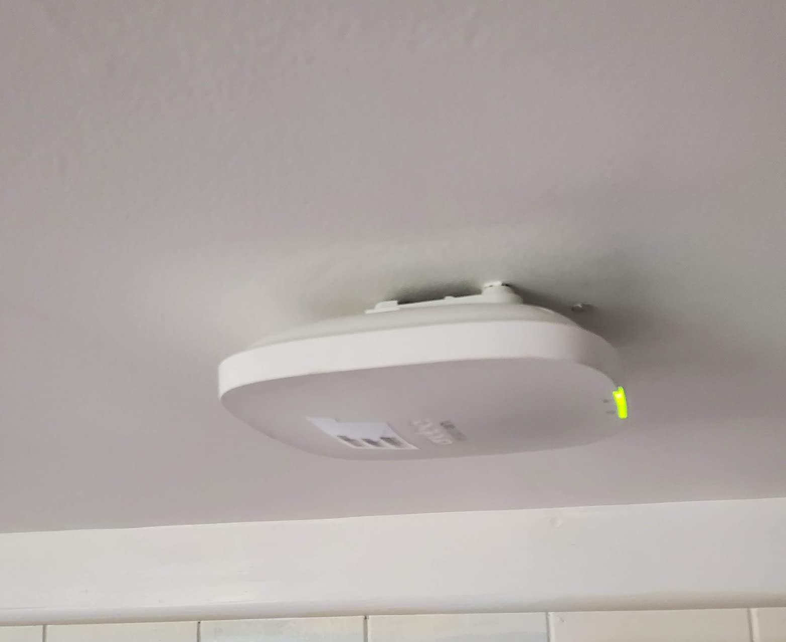 HPE Networking Instant On Access Point AP22 2x2 WiFi 6 Indoor Wireless Access Point | Long Range, Secure, Smart Mesh Support | Power Source Not Included | US Model (R4W01A) customer photo 1