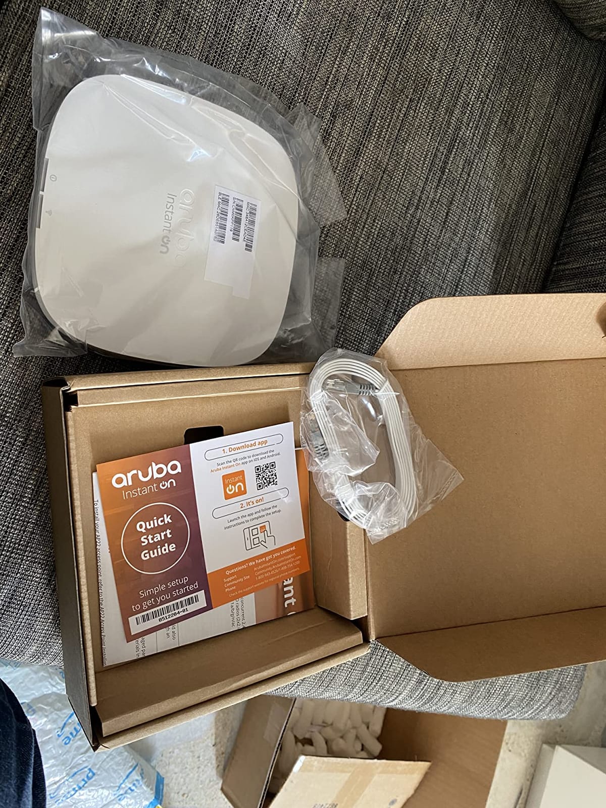 HPE Networking Instant On Access Point AP22 2x2 WiFi 6 Indoor Wireless Access Point (R6M49A) customer photo 2