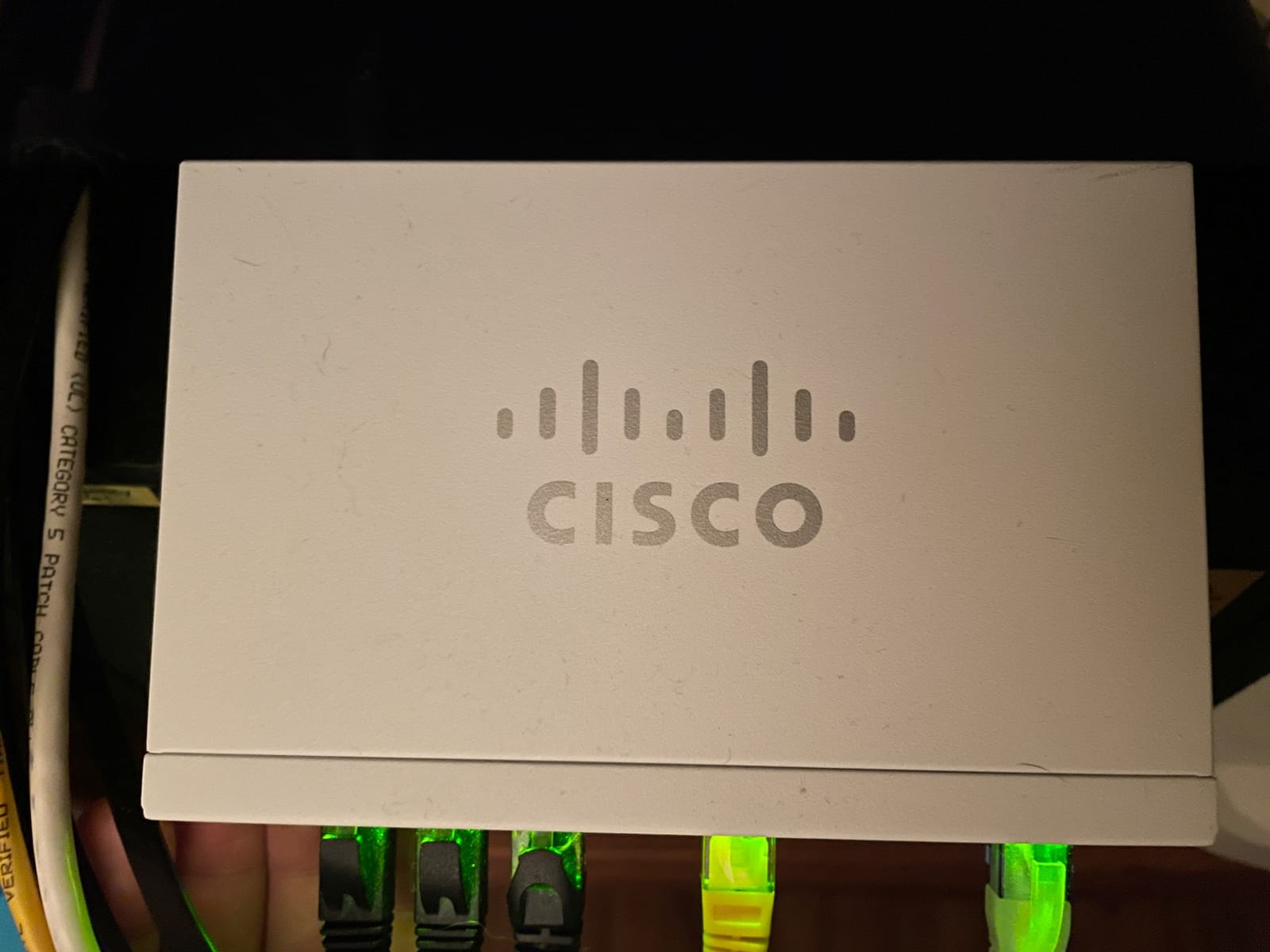 Cisco Business CBS110-8T-D Unmanaged Switch | 8 Port GE | Desktop | Ext PS | Limited Lifetime Protection (CBS110-8T-D-NA) customer photo 1