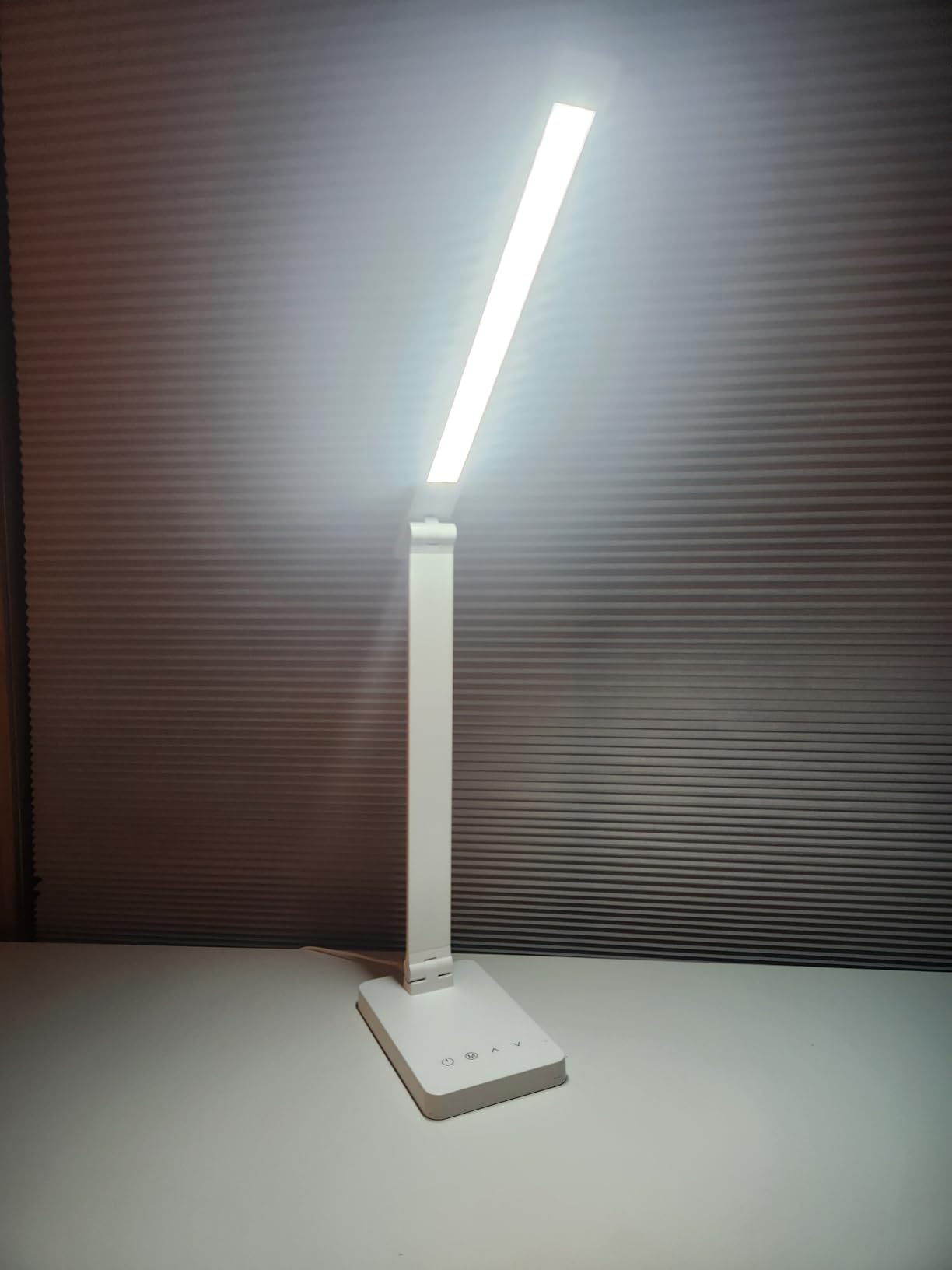 Lepro LED Desk Lamp 9.5W 800lm, Metal Desk Light for Home Office, White | 5 Colors 5 Brightness, Dimmable Task Light, Eye Caring, Home Office Desktop Lamp for Reading, Crafting, Sewing, Puzzle, Nail customer photo 2