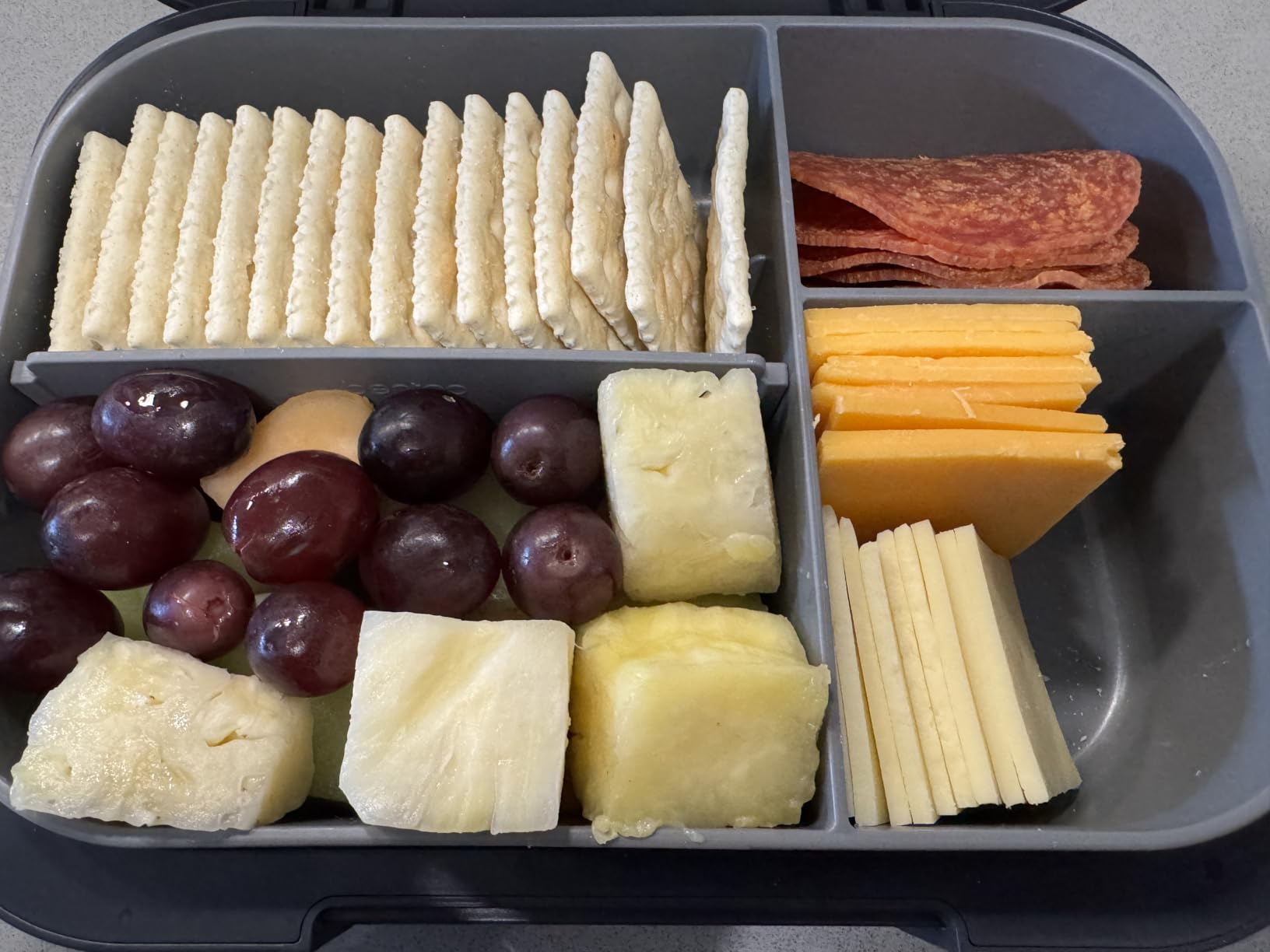 Bentgo Modern Adult Bento Lunch Box with 3-4 Compartments | Leak-Resistant, 5.5-Cup Capacity, Adjustable Divider, Microwave & Dishwasher-Safe Tray (Dark Gray) customer photo 2